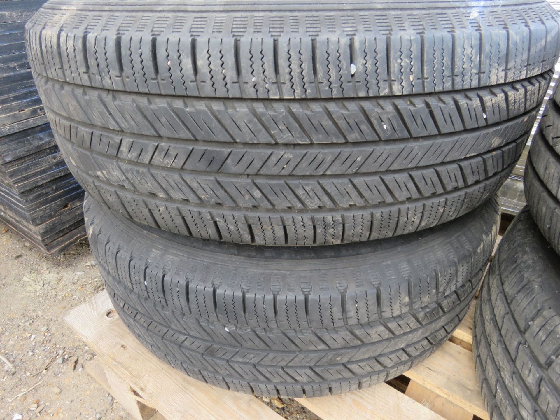 4NO MITSUBISHI 4WD ALLOY WHEELS AND TYRES 245/65R17 SIZE. THIS LOT IS SOLD UNDER THE AUCTIONEERS MAR - Image 3 of 8