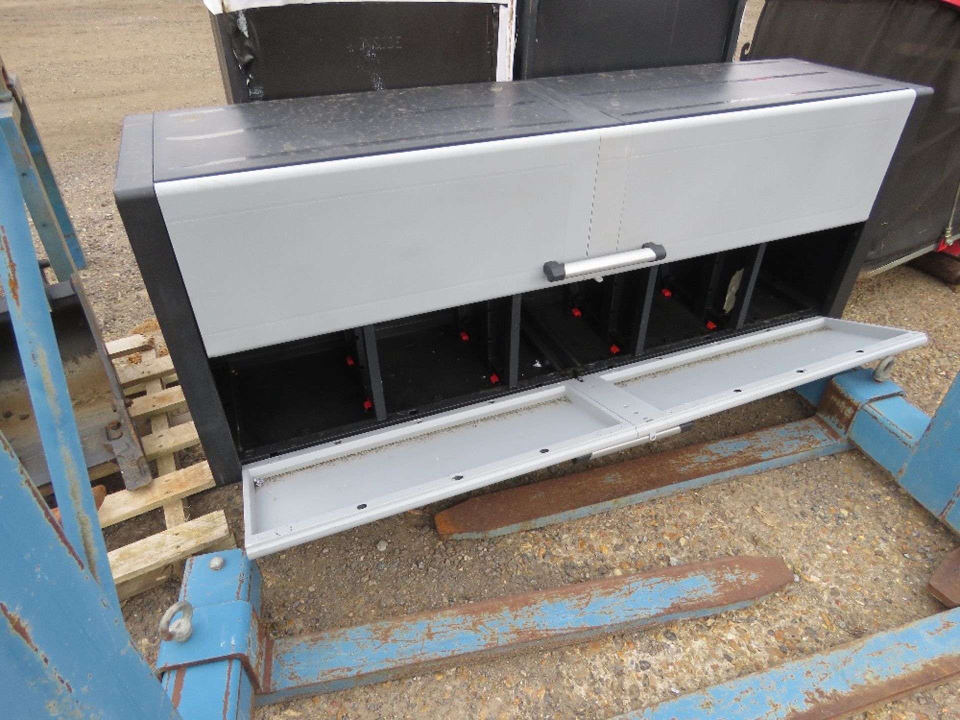 3 X PLASTIC WORKSHOP CABINETS. THIS LOT IS SOLD UNDER THE AUCTIONEERS MARGIN SCHEME, THEREFORE NO - Image 3 of 5