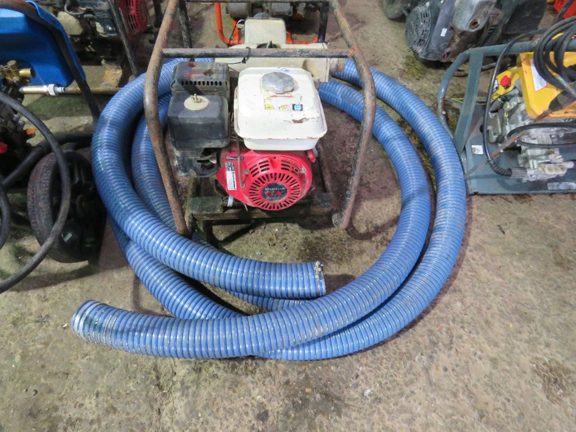 HONDA LARGE OUTPUT WATER PUMP, COMPLETE WITH 2NO. HOSES - Image 3 of 4