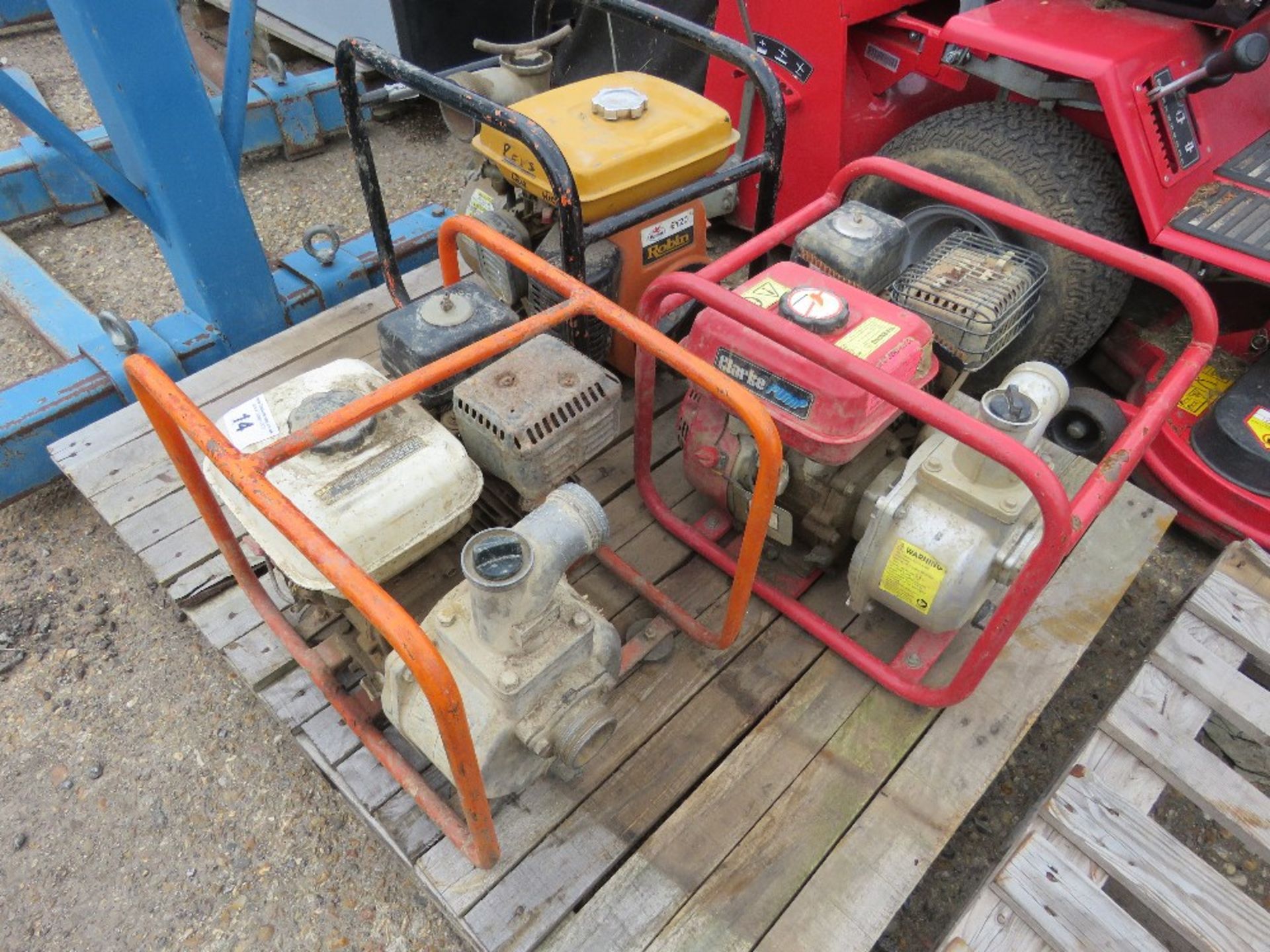 3 X ASSORTED PETROL ENGINED WATER PUMPS. THIS LOT IS SOLD UNDER THE AUCTIONEERS MARGIN SCHEME, THE - Image 2 of 5