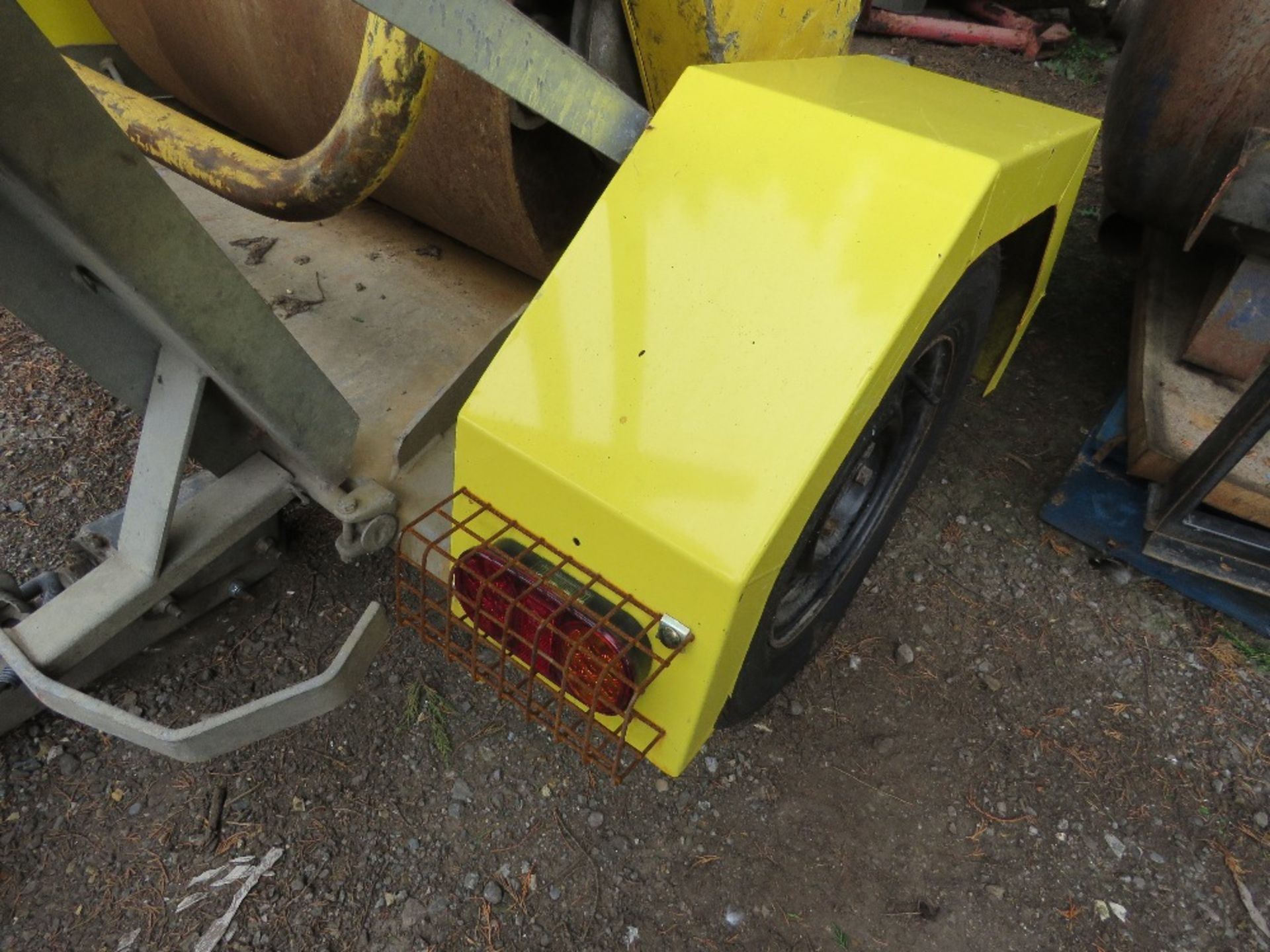 BOMAG BW71E-2 SINGLE DRUM ROLLER ON A TRAILER YEAR 2017 BUILD. SN: 101620291368. SOURCED FROM LARGE - Image 8 of 9