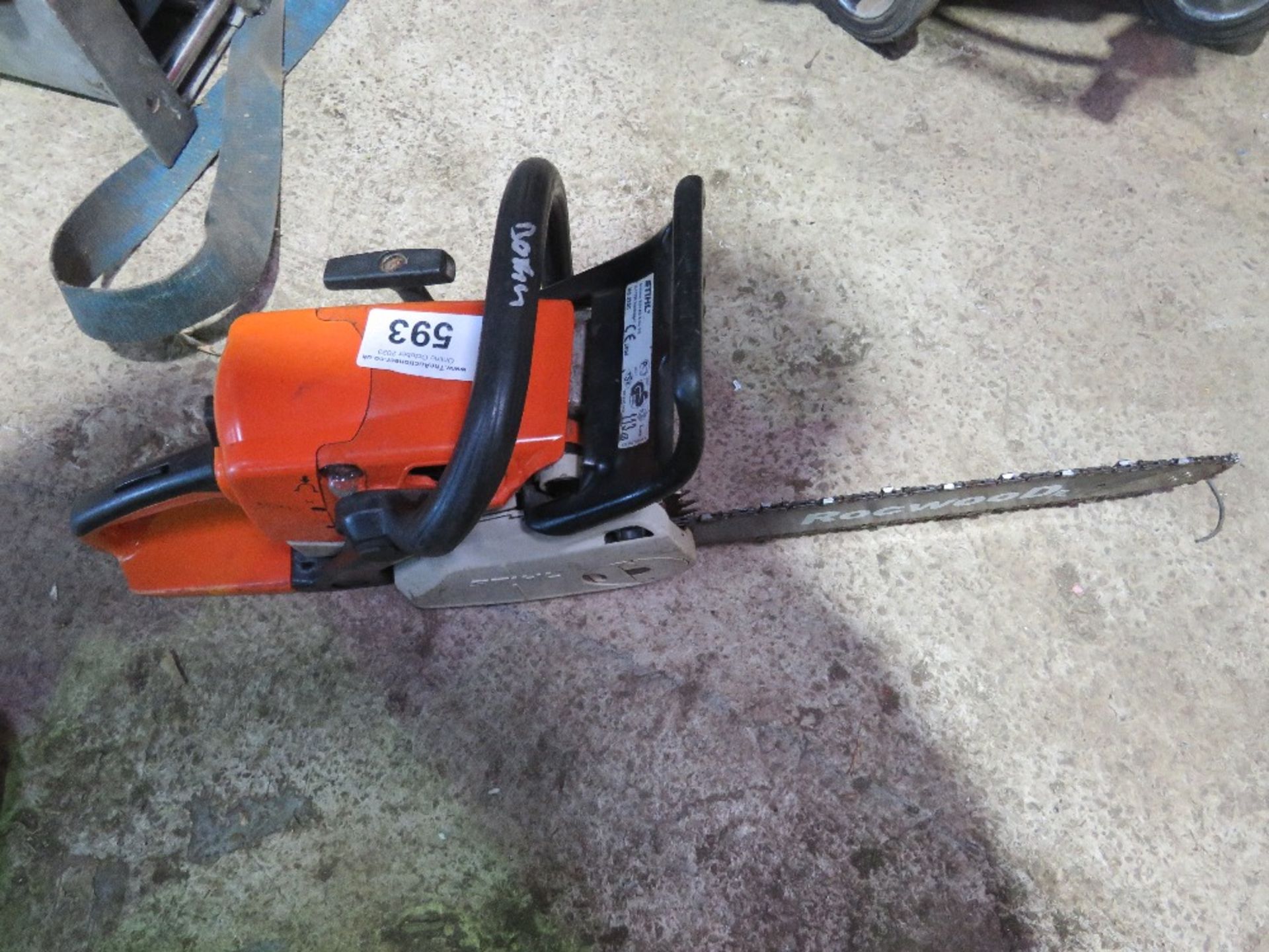 STIHL MS230C PETROL CHAINSAW. THIS LOT IS SOLD UNDER THE AUCTIONEERS MARGIN SCHEME, THEREFORE NO - Image 2 of 3