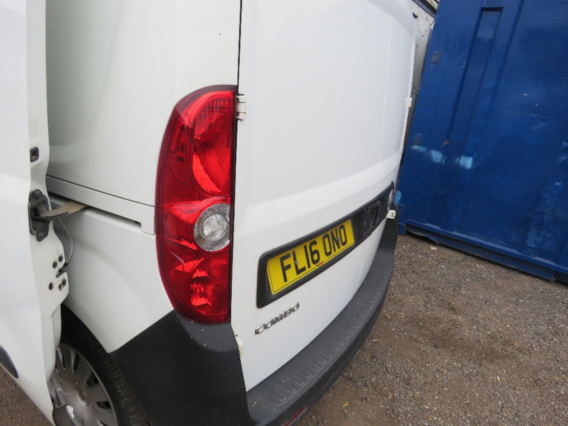 VAUXHALL COMBO L1H1-CDTI FIVE SEATER VAN REG: FL16 ONO. 98, 248 RECORDED MILES. 2 KEYS. WITH V5 (OWN - Image 20 of 21