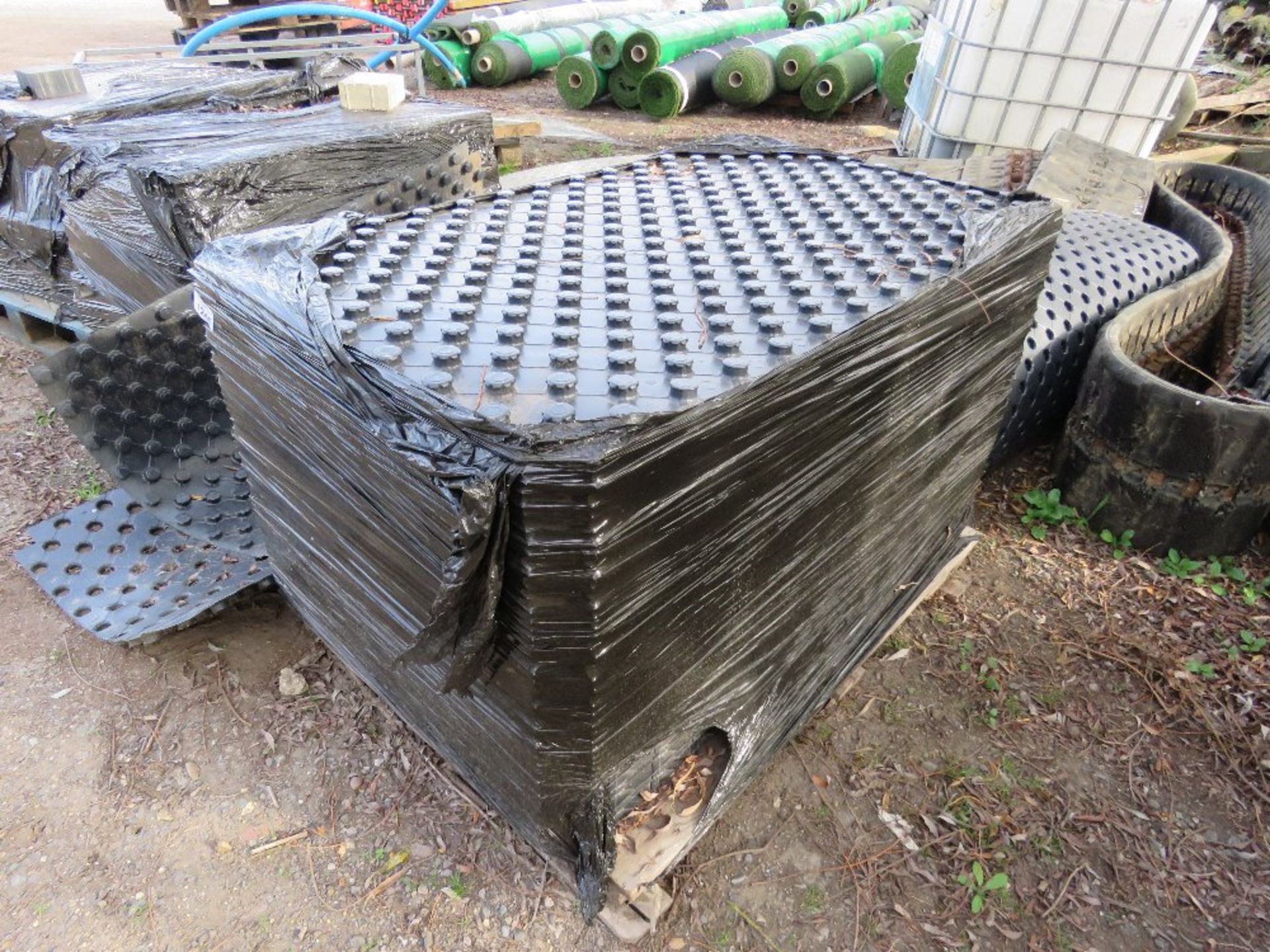 PALLET OF PLASTIC WALL SPACING SHEETS FOR TANKING ETC. - Image 3 of 3
