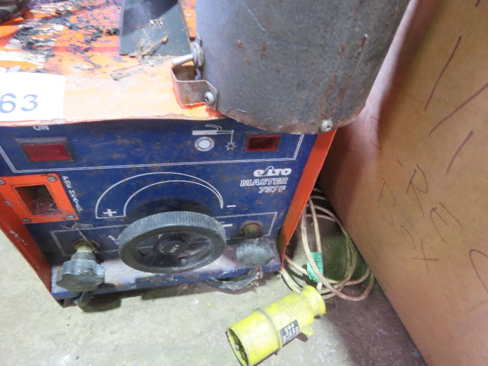 ELECTRIC ARC WELDER, 240VOLT PLUS A 110VOLT ROD DRIER. SOURCED FROM SITE CLOSURE/CLEARANCE. - Image 2 of 4