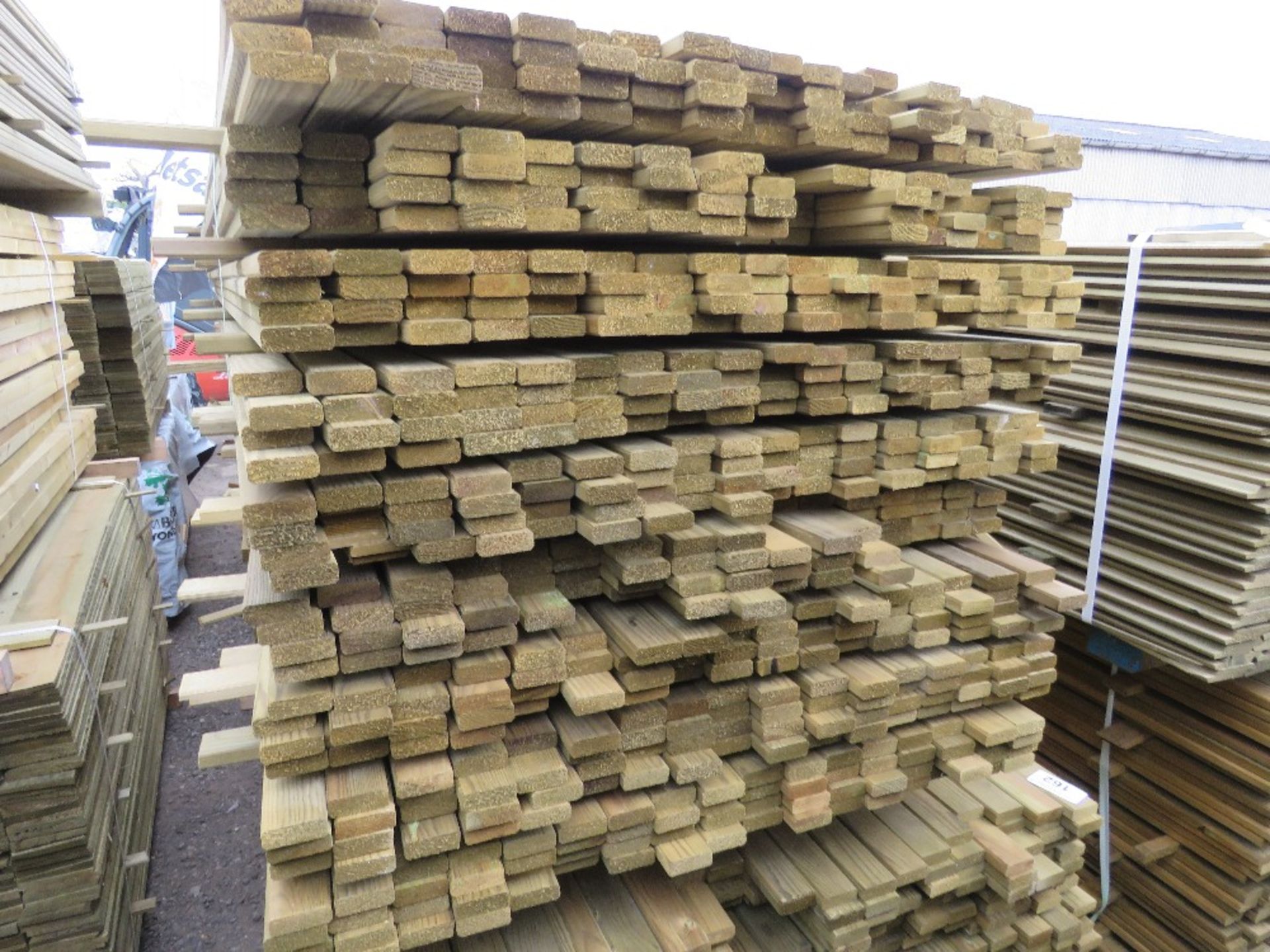 LARGE PACK OF TREATED VENETIAN PALE FENCE CLADDING SLATS: 1.83M LENGTH X 45MM X 18MM APPROX. - Image 2 of 3