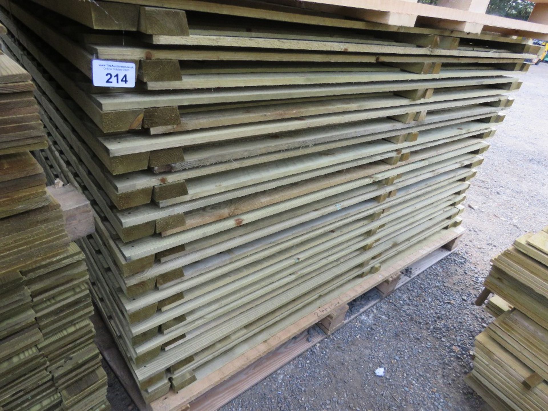 24NO FEATHER EDGE CLAD FENCING PANELS, PRESSURE TREATED, 1.8M X 1.83M APPROX. - Image 3 of 4