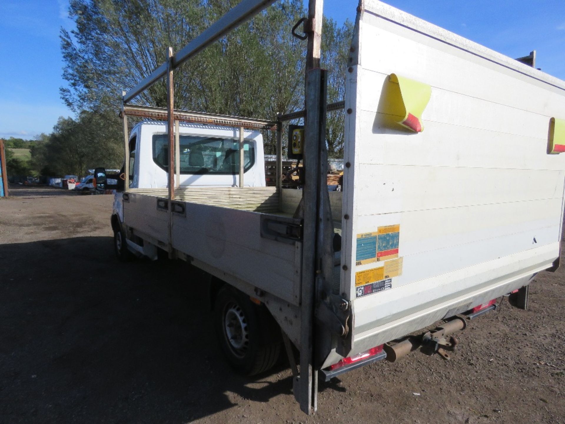 FORD TRANSIT 350 FLAT BED PICKUP TRUCK WITH REAR TAIL LIFT REG:GH16 MTE. WITH V5, OWNED BY VENDOR FR - Image 8 of 13