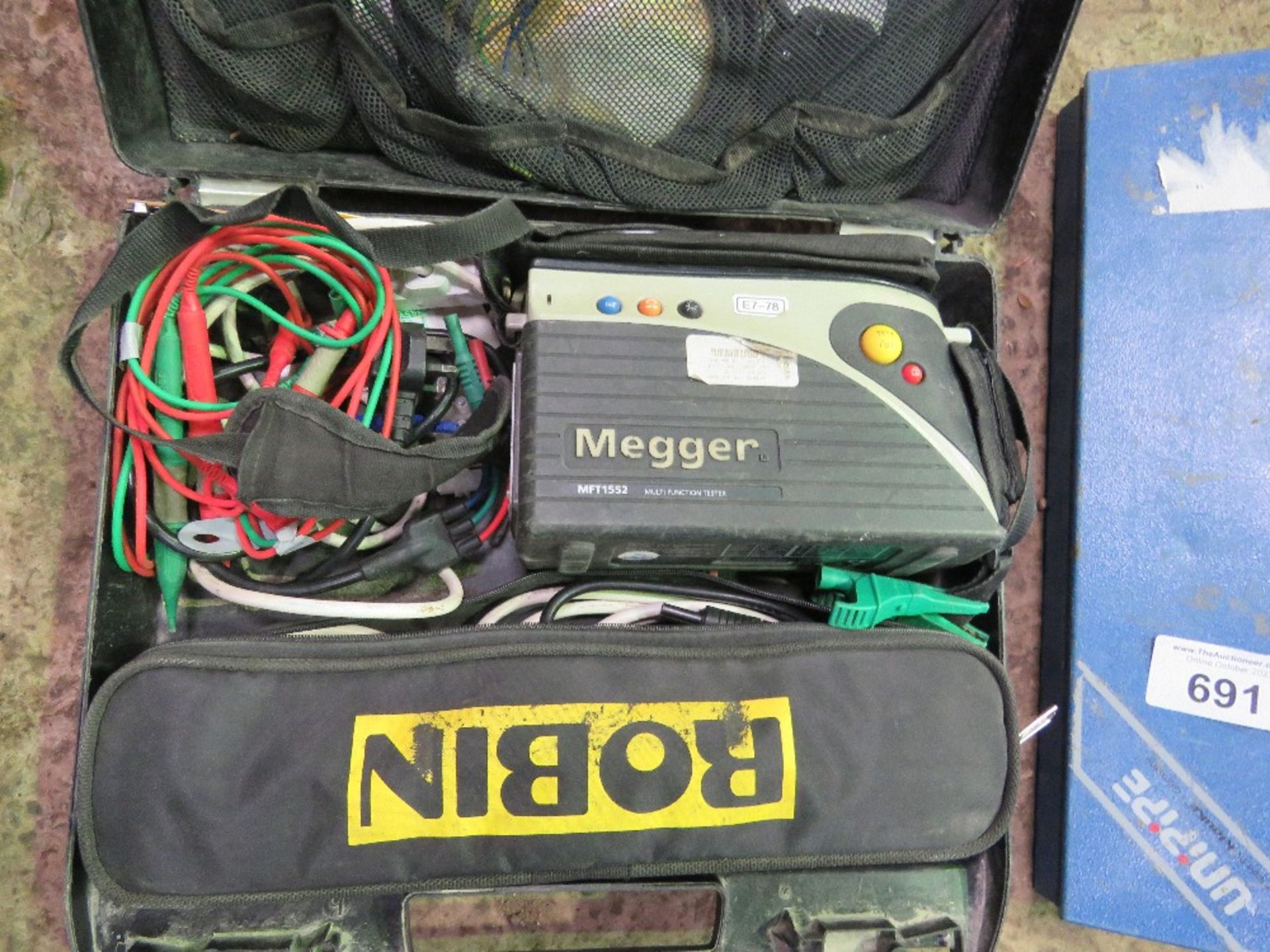 ROBIN MEGGER ELECTRICAL TESTER UNIT SOURCED FROM LARGE CONSTRUCTION COMPANY LIQUIDATION. - Image 7 of 7