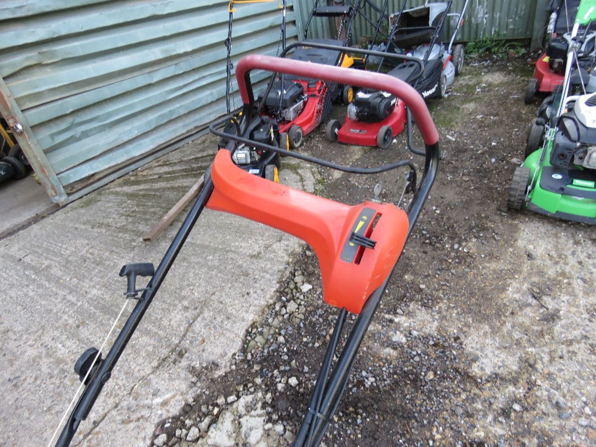 CASTEL ROLLER PETROL ENGINED ROTARY LAWNMOWER. NO COLLECTOR. THIS LOT IS SOLD UNDER THE AUCTION - Image 3 of 3