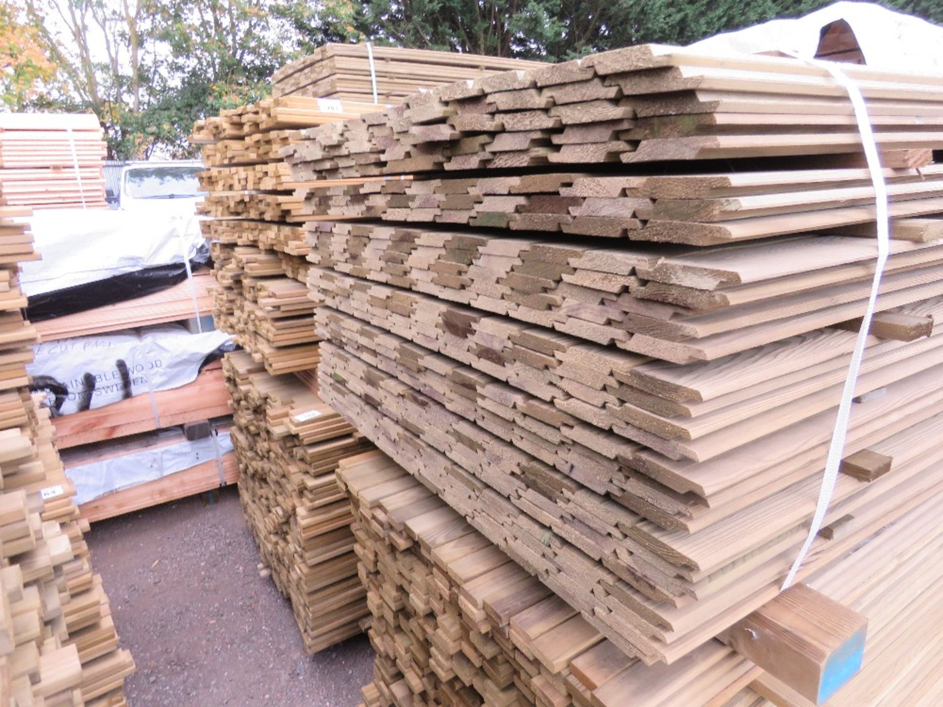 LARGE PACK OF PRESSURE TREATED SHIPLAP FENCE CLADDING TIMBER BOARDS. 1.73M LENGTH X 100MM WIDTH APPR - Image 2 of 3