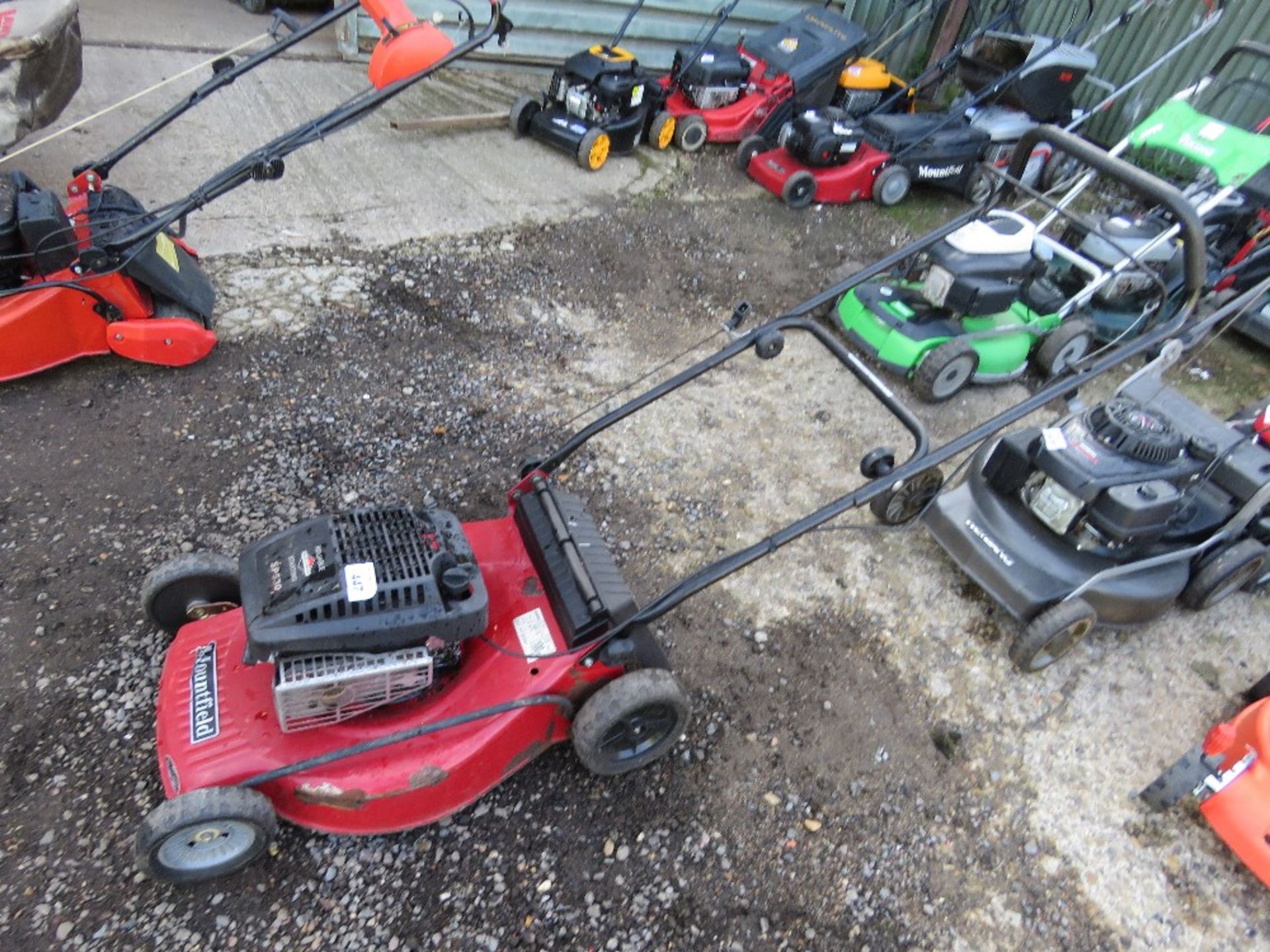 MOUNTFIELD 20" PETROL ENGINED ROTARY LAWNMOWER. WITH COLLECTOR. THIS LOT IS SOLD UNDER THE AUCTI - Image 2 of 3