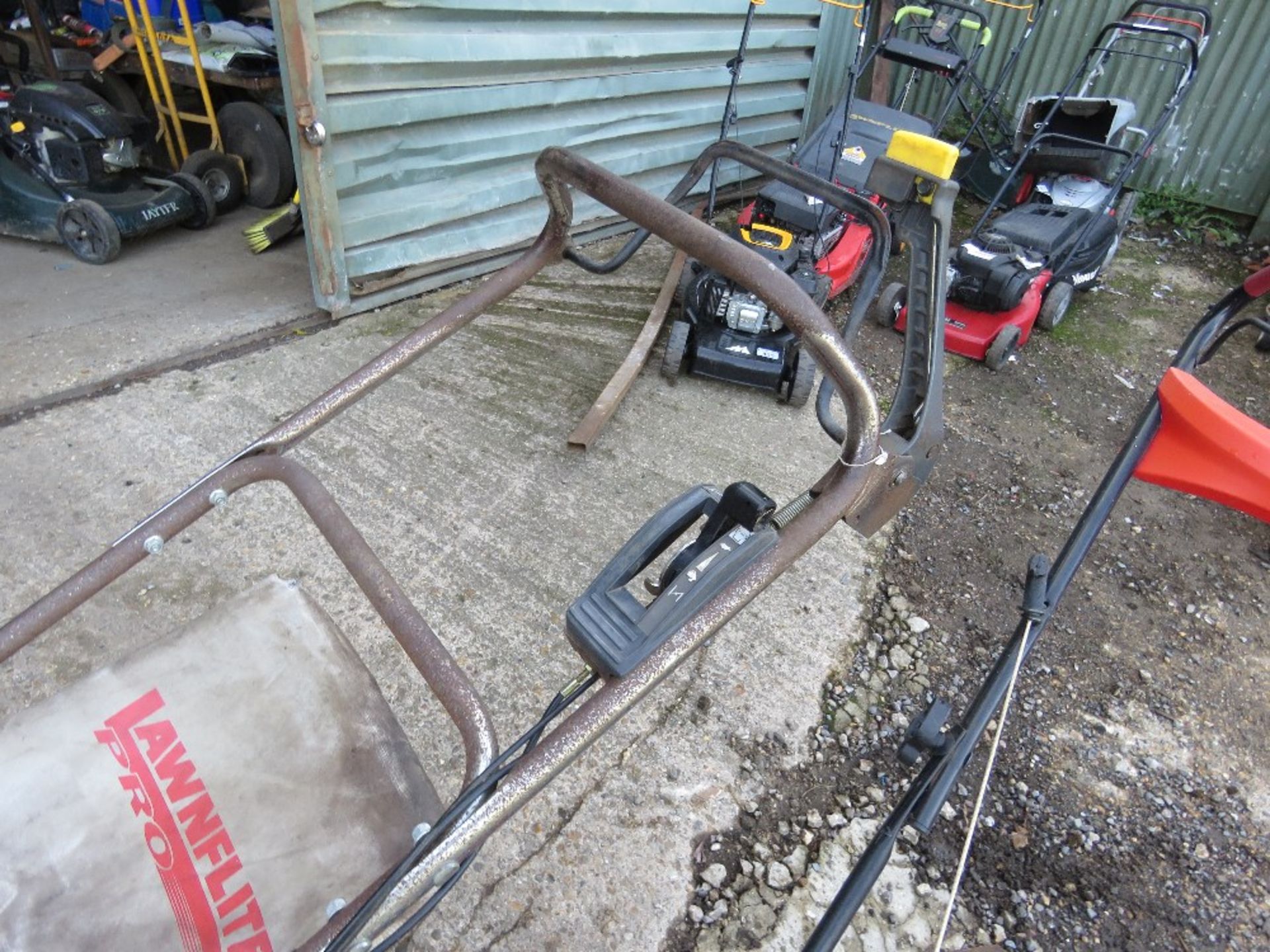 LAWNFLITE HONDA 5.5HP PETROL ENGINED ROTARY LAWNMOWER. WITH COLLECTOR. THIS LOT IS SOLD UNDER TH - Image 3 of 3