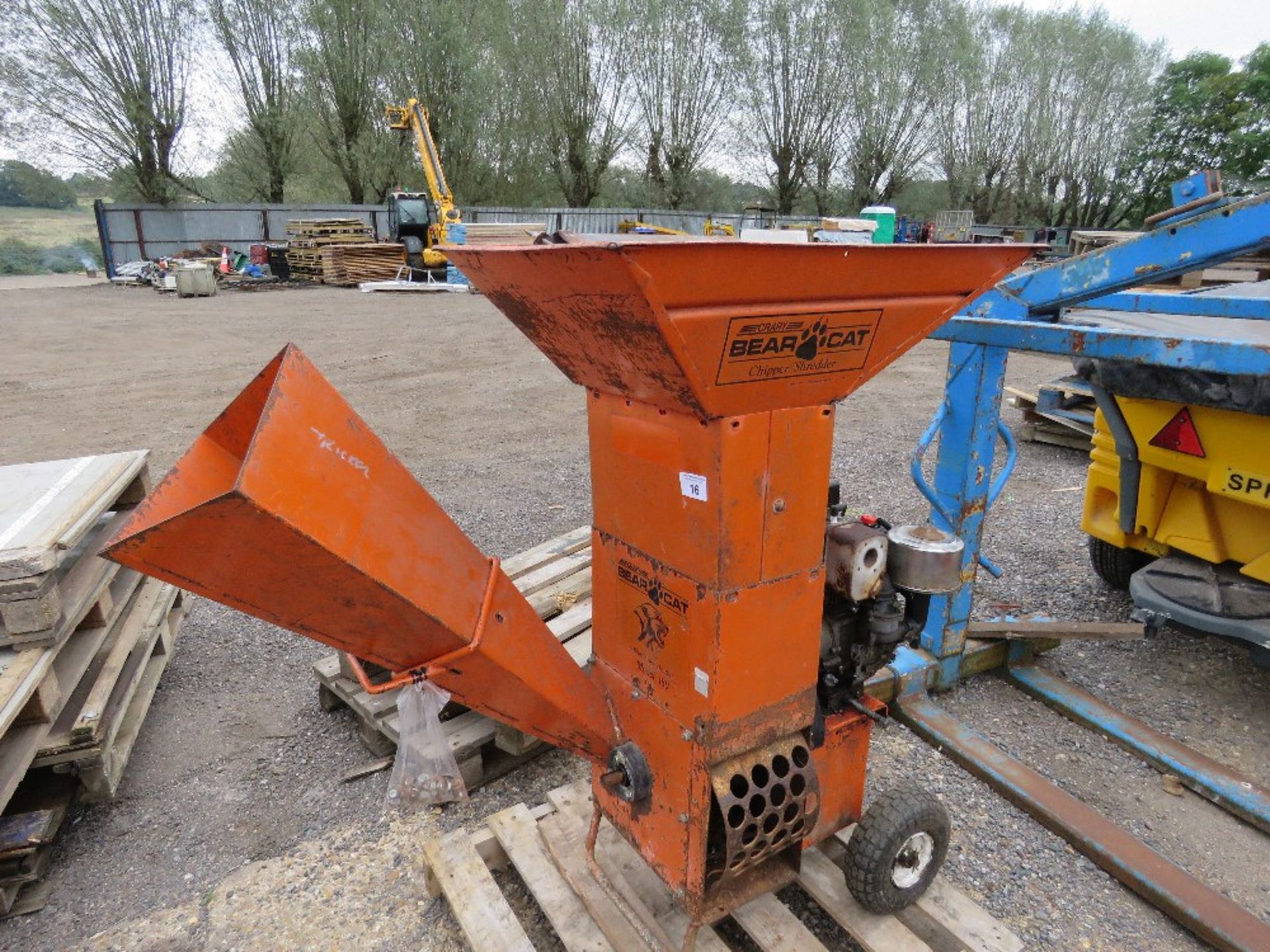 BEARCAT PETROL ENGINED SHREDDER/CHIPPER, NEEDS ATTENTION. THIS LOT IS SOLD UNDER THE AUCTIONEERS M