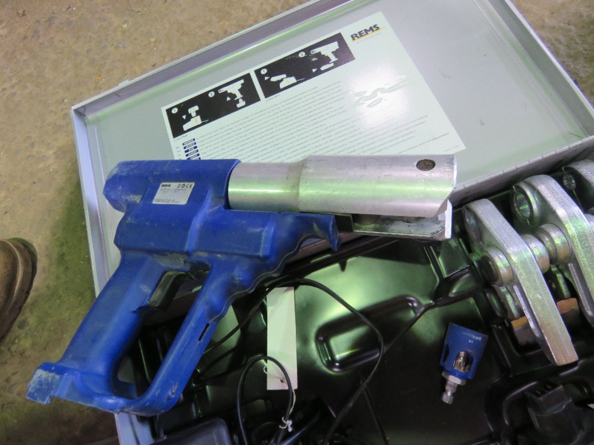 REMS AKKU-PRESS ACC BATTERY POWERED CRIMPING SET IN A CASE. SOURCED FROM LARGE CONSTRUCTION COMPANY - Image 5 of 6