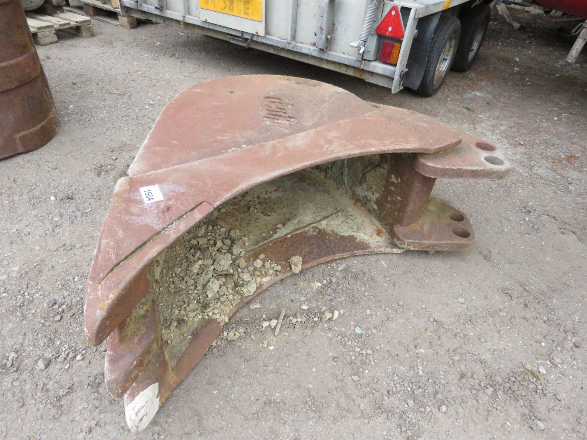 GEITH CASE EXCAVATOR BUCKET, 450MM WIDTH SUITABLE FOR 60MM PINS.