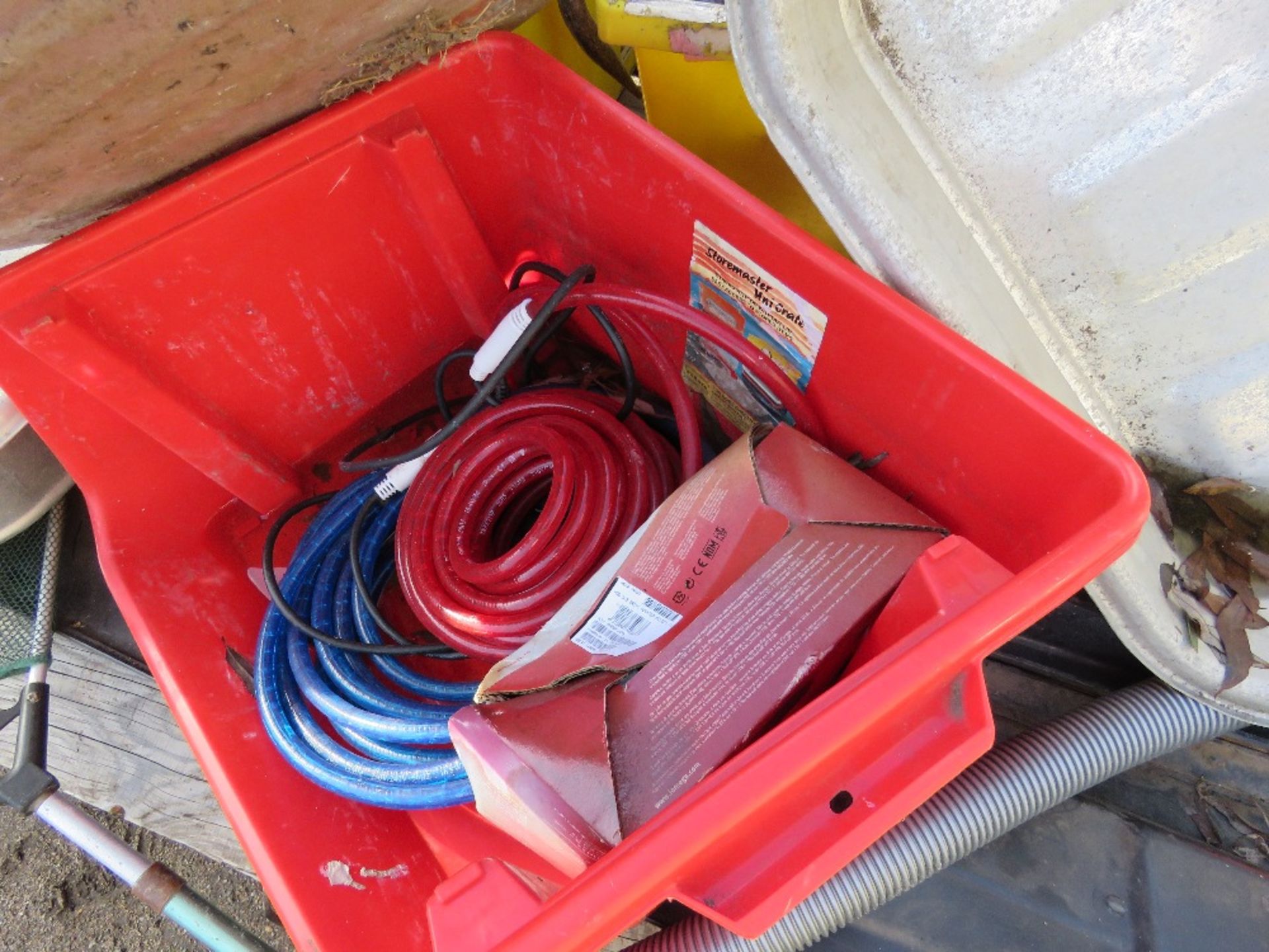 PALLET OF ASSORTED SUNDRIES INCLUDING ALUMINIUM TRAYS. THIS LOT IS SOLD UNDER THE AUCTIONEERS MA - Image 3 of 8