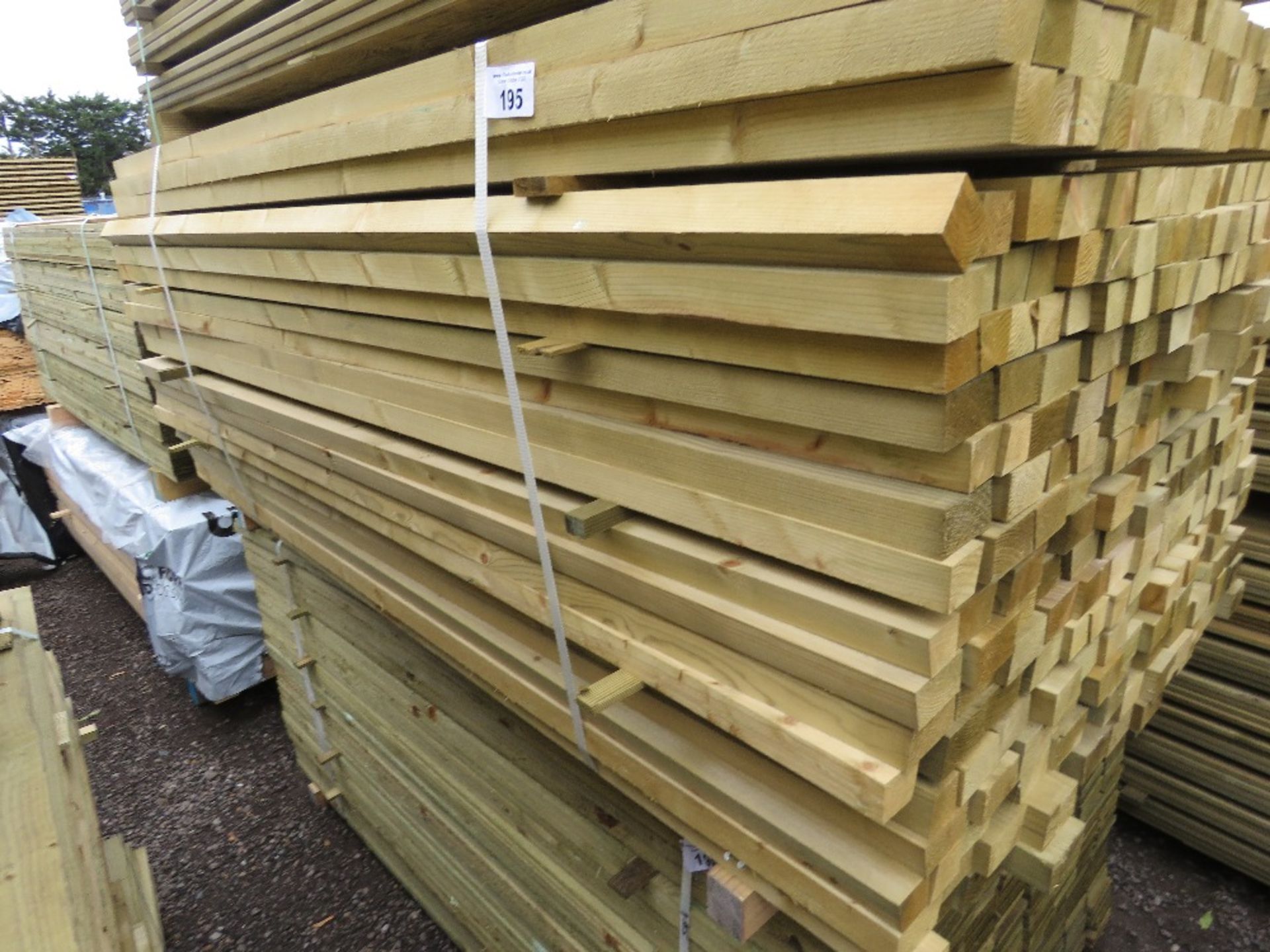 LARGE PACK OF MIXED SIZE ANGLE CUT RAILS @ 1.83M LENGTH APPROX.