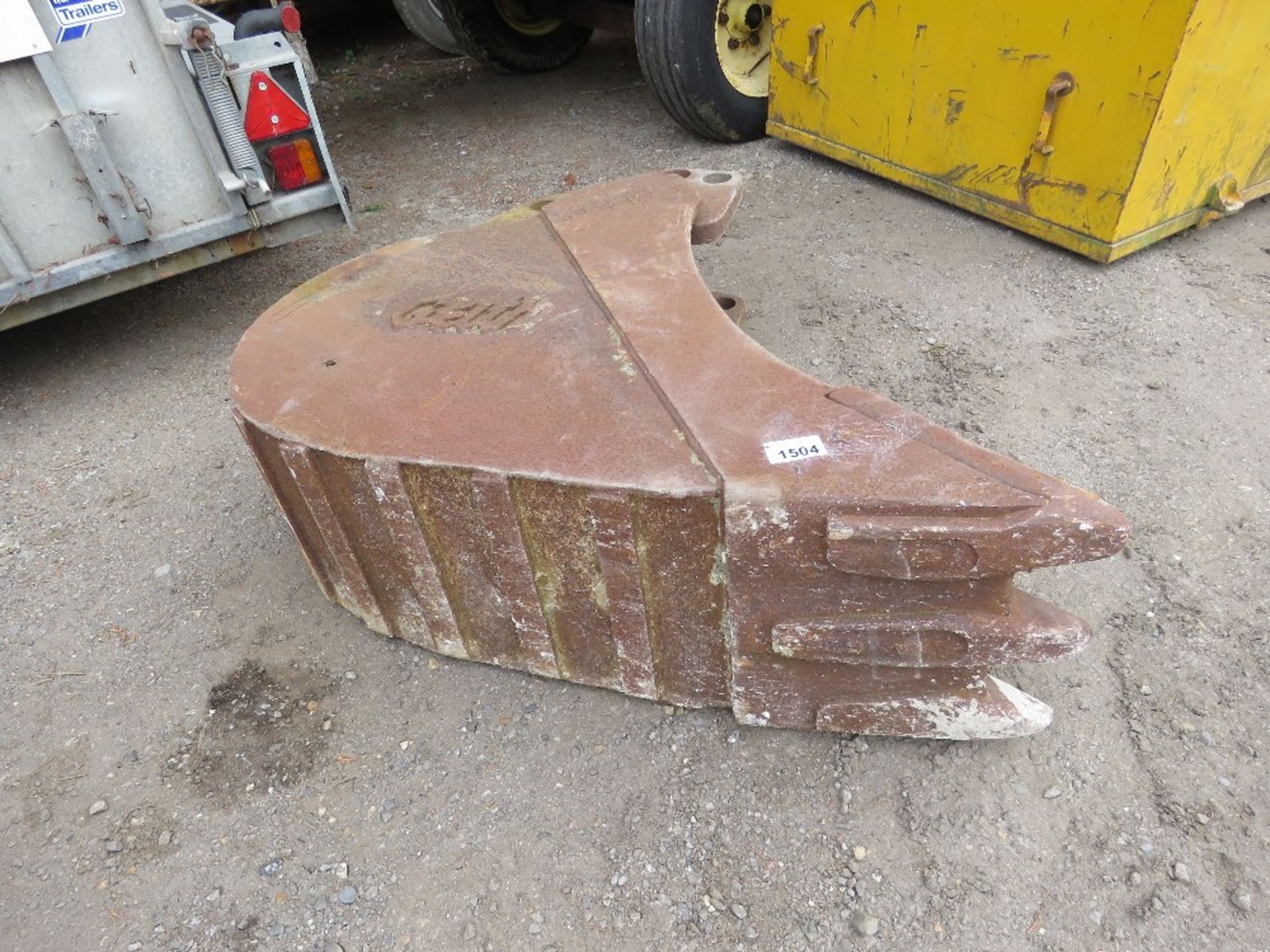 GEITH CASE EXCAVATOR BUCKET, 450MM WIDTH SUITABLE FOR 60MM PINS. - Image 2 of 3