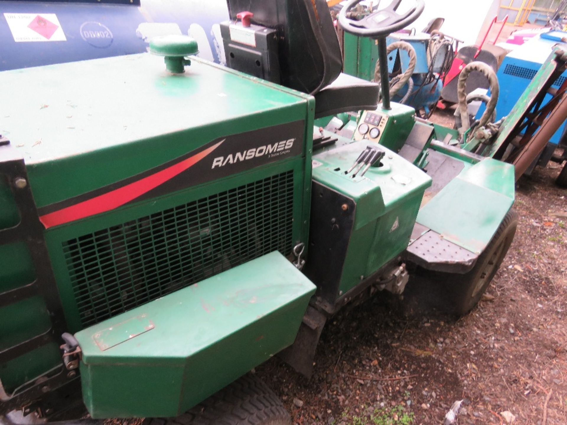 RANSOMES TRIPLE RIDE ON MOWER WITH KUBOTA ENGINE. BEEN IN STORAGE FOR SOME TIME. WHEN BRIEFLY TESTED - Image 2 of 8