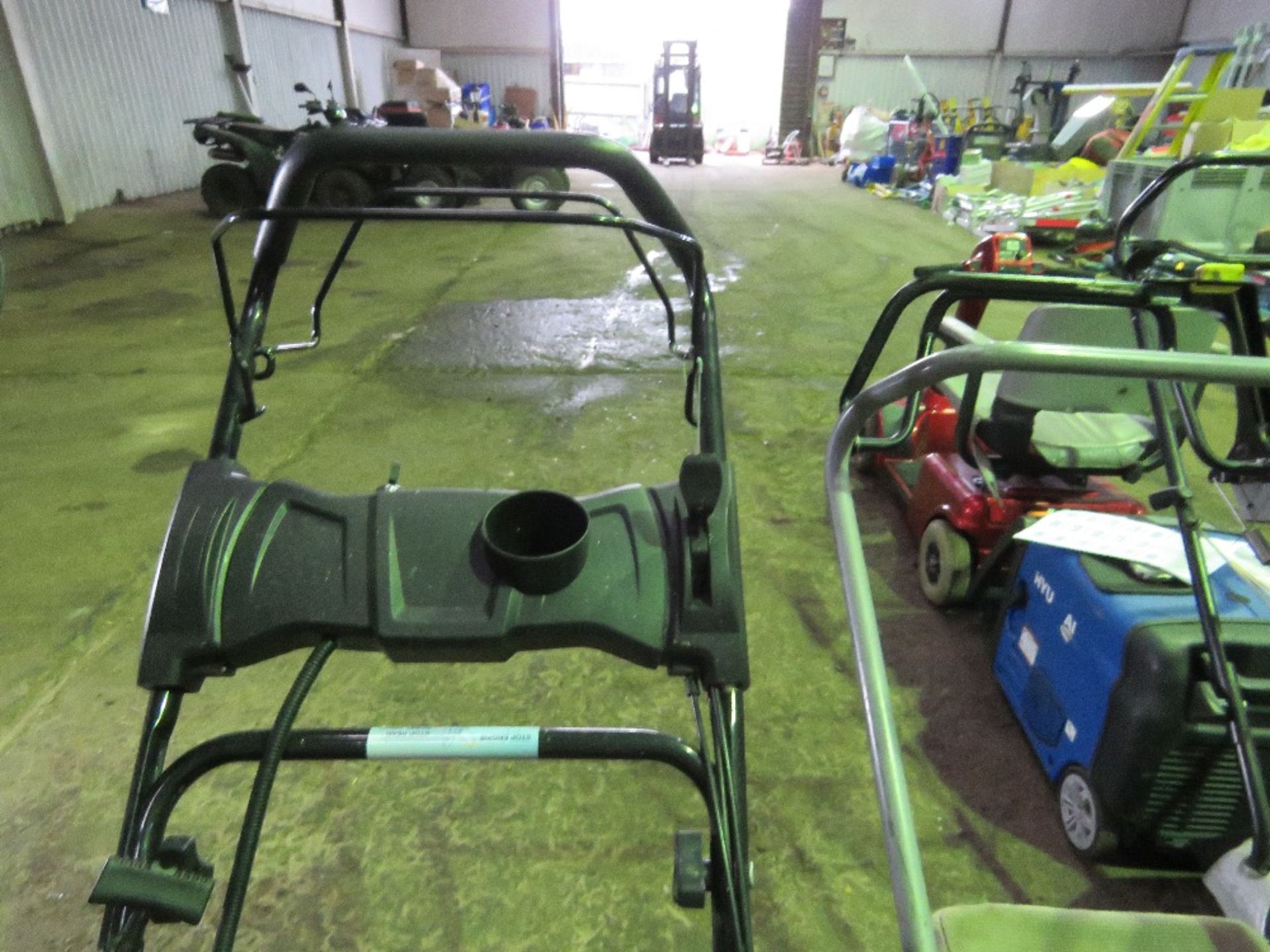 HYUNDAI SELF DRIVE MOWER- NO BAG. THIS LOT IS SOLD UNDER THE AUCTIONEERS MARGIN SCHEME, THEREFOR - Image 3 of 3