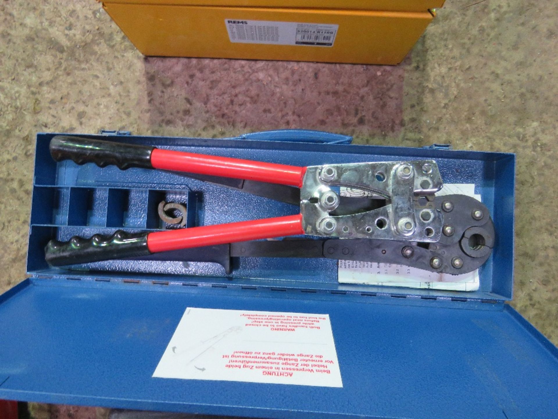 2X MANUAL CRIMPERS SOURCED FROM LARGE CONSTRUCTION COMPANY LIQUIDATION.