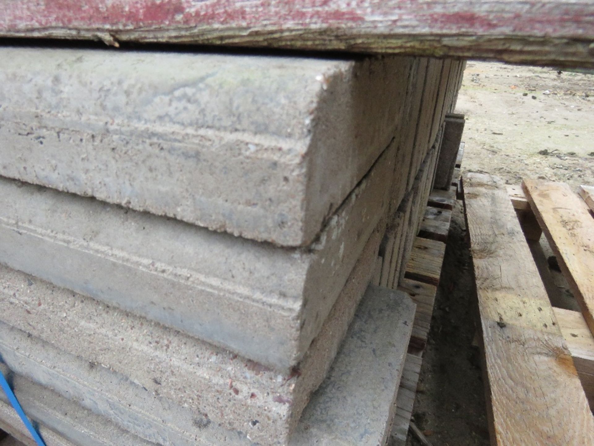 PALLET CONTAINING 48NO CHAMFERRED EDGE CONCRETE EDGING KERBS. 2" X 6" X 36" APPROX. - Image 3 of 5