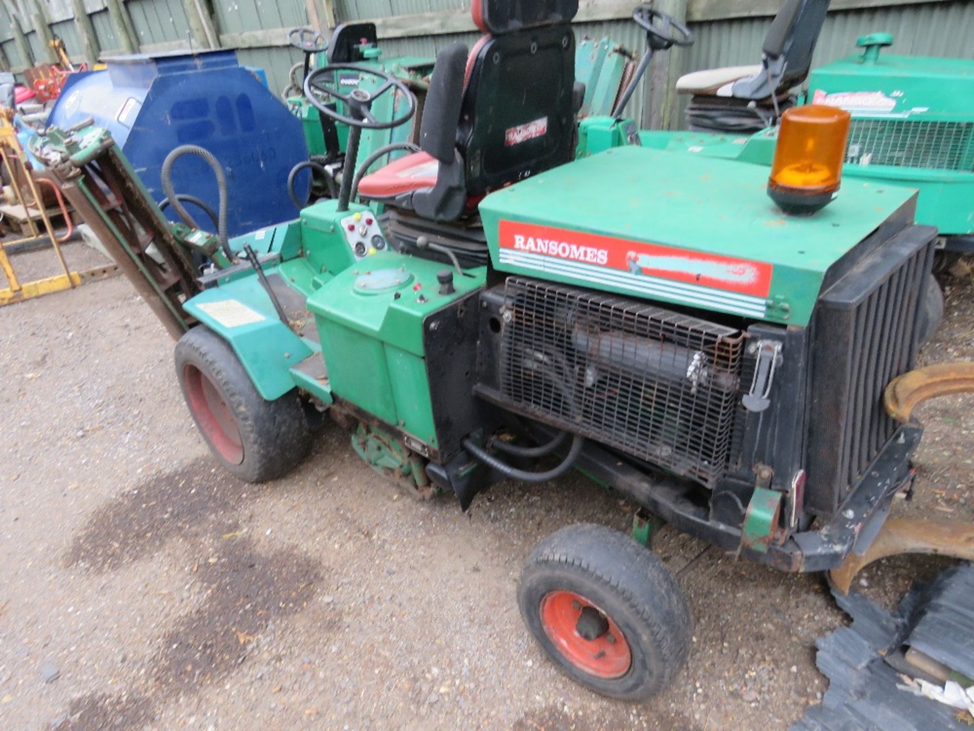 RANSOMES TRIPLE RIDE ON MOWER WITH KUBOTA ENGINE. BEEN IN STORAGE FOR SOME TIME. WHEN BRIEFLY TESTED - Image 3 of 5