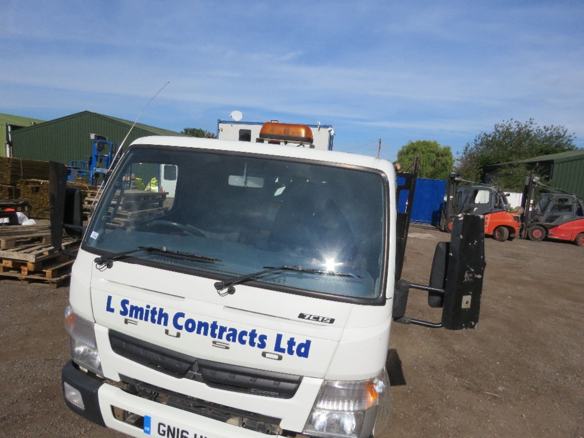 MITSUBISHI CANTER FUSO 7C15 7500KG TIPPER LORRY REG:GN16 HXA. DIRECT FROM LOCAL COMPANY WHO HAVE OWN - Image 11 of 19