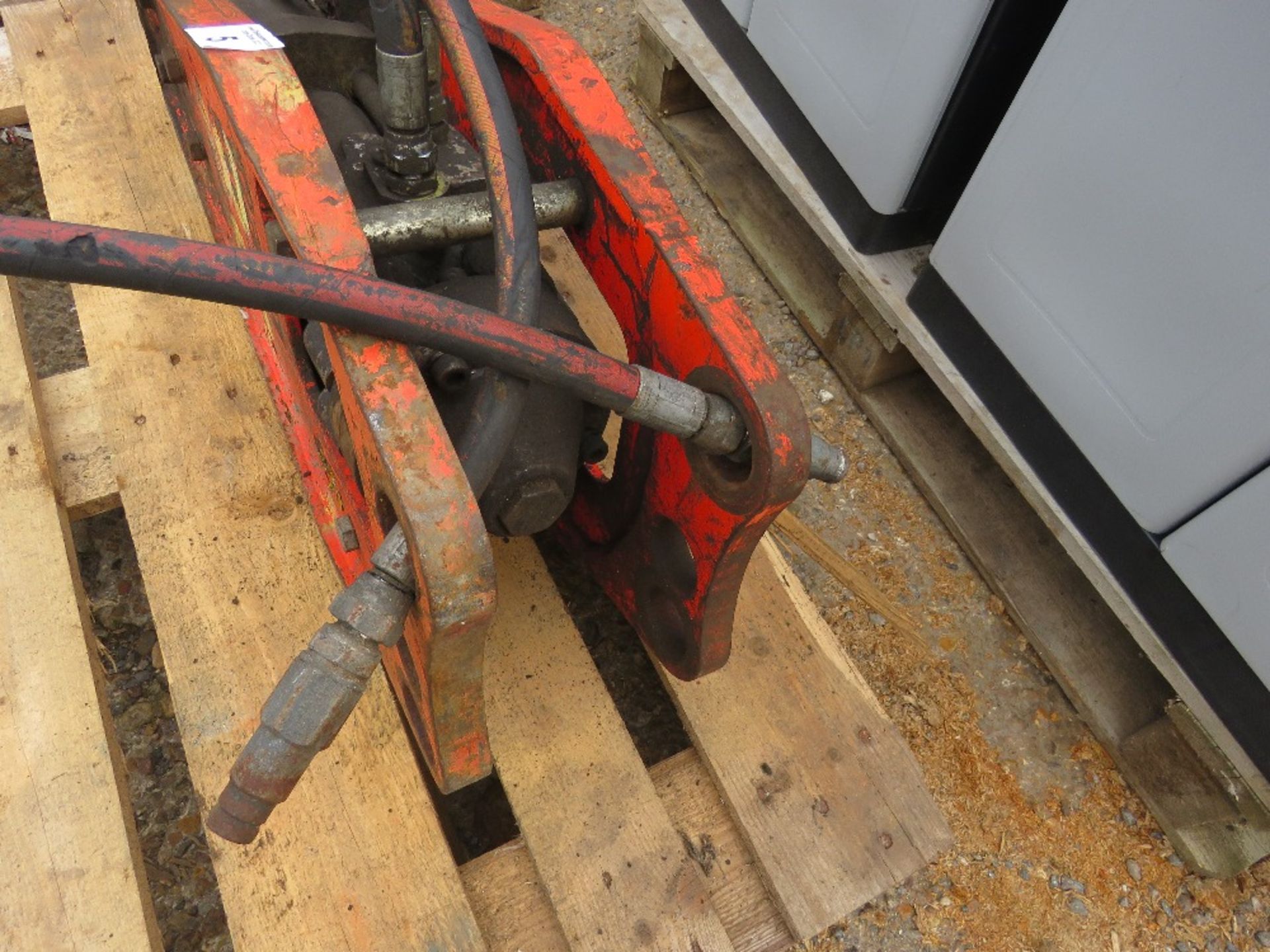 RAMMER TYPE EXCAVATOR MOUNTED HYDRAULIC BREAKER ON 45MM PINS. THIS LOT IS SOLD UNDER THE AUCTIONEE - Image 3 of 3