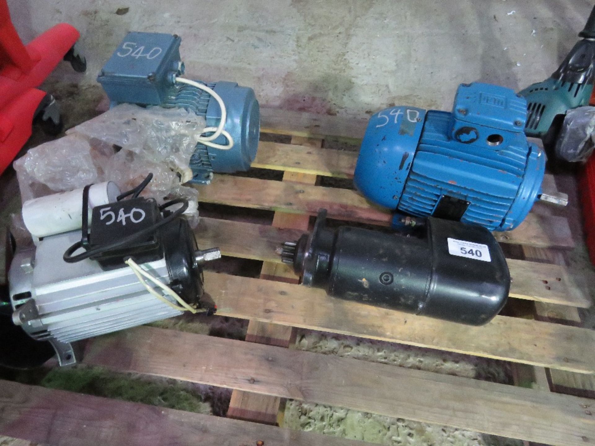 IVECO STARTER MOTOR PLUS 3 X ELECTRIC MOTORS.