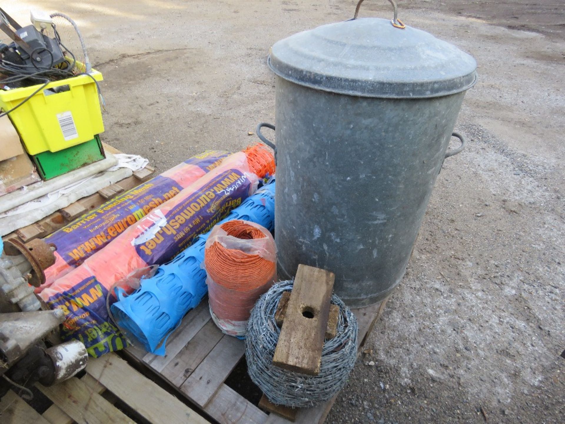 DUSTBIN, 3 ROLLS OF PLASTIC NETTING AND A ROLL OF BAILER TWINE. THIS LOT IS SOLD UNDER THE AUCTI - Image 3 of 3