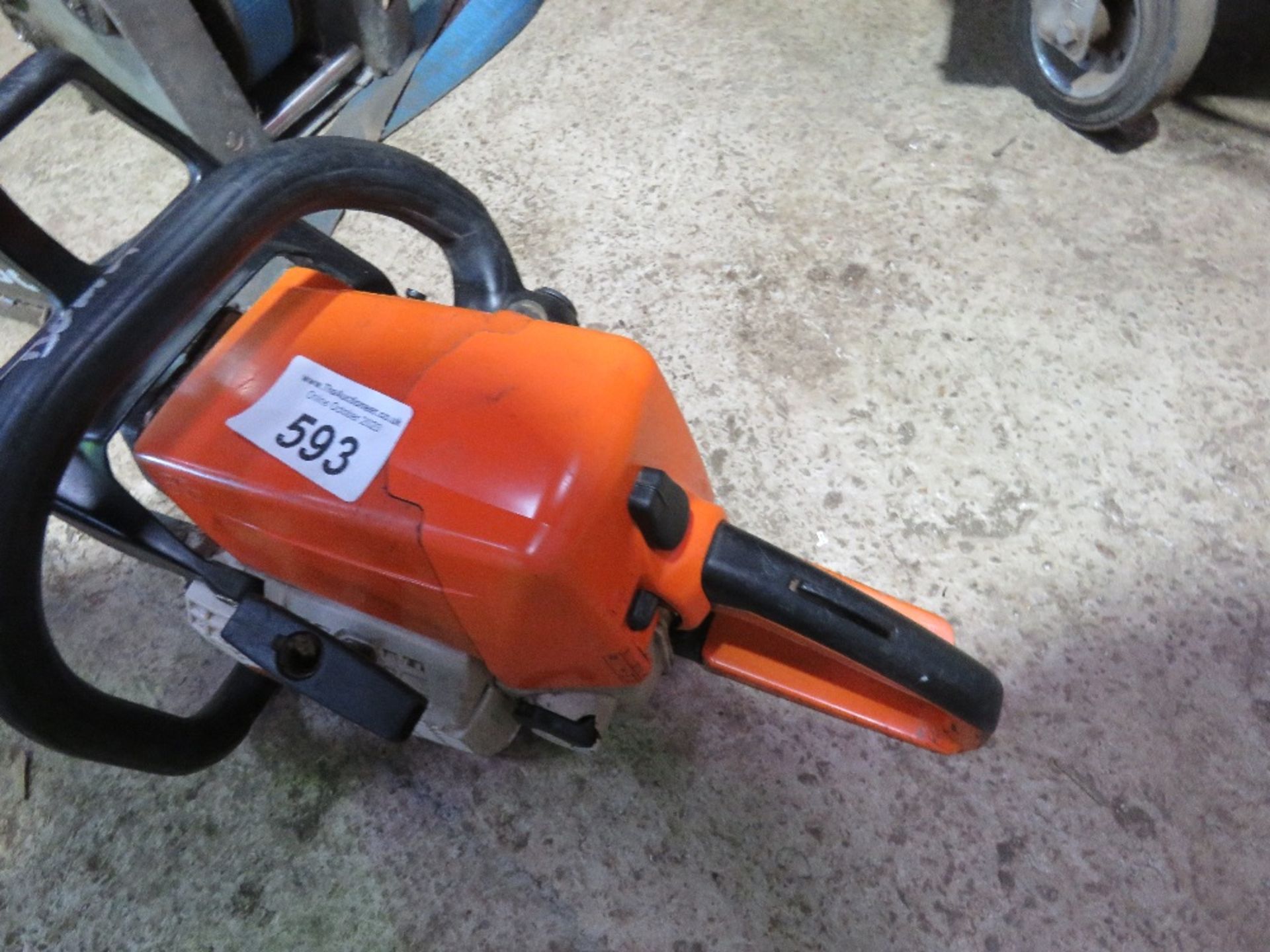 STIHL MS230C PETROL CHAINSAW. THIS LOT IS SOLD UNDER THE AUCTIONEERS MARGIN SCHEME, THEREFORE NO - Image 3 of 3