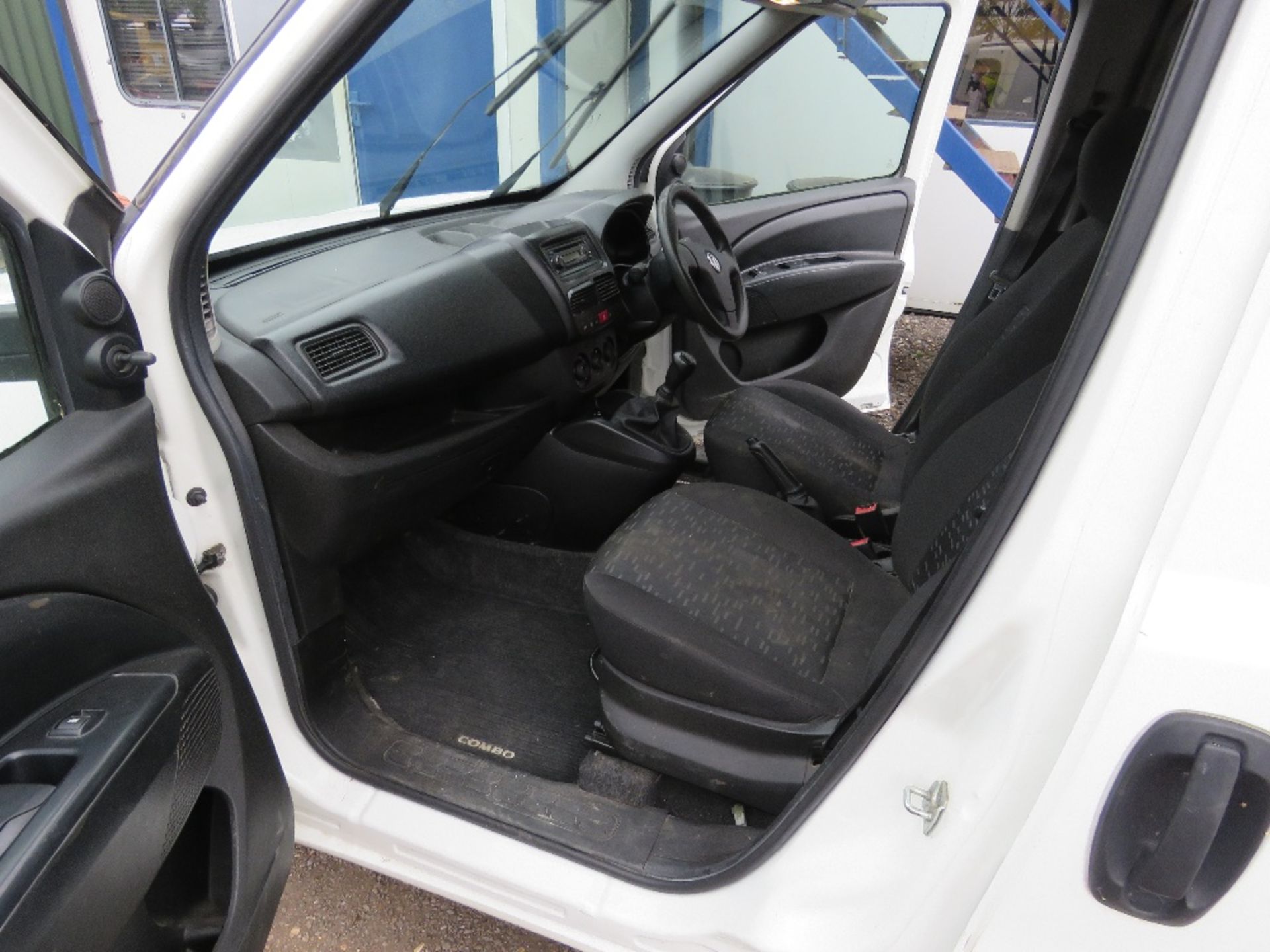 BID INCREMENT NOW £50 VAUXHALL COMBO L1H1-CDTI FIVE SEATER VAN REG: FH65 ONS. - Image 13 of 14