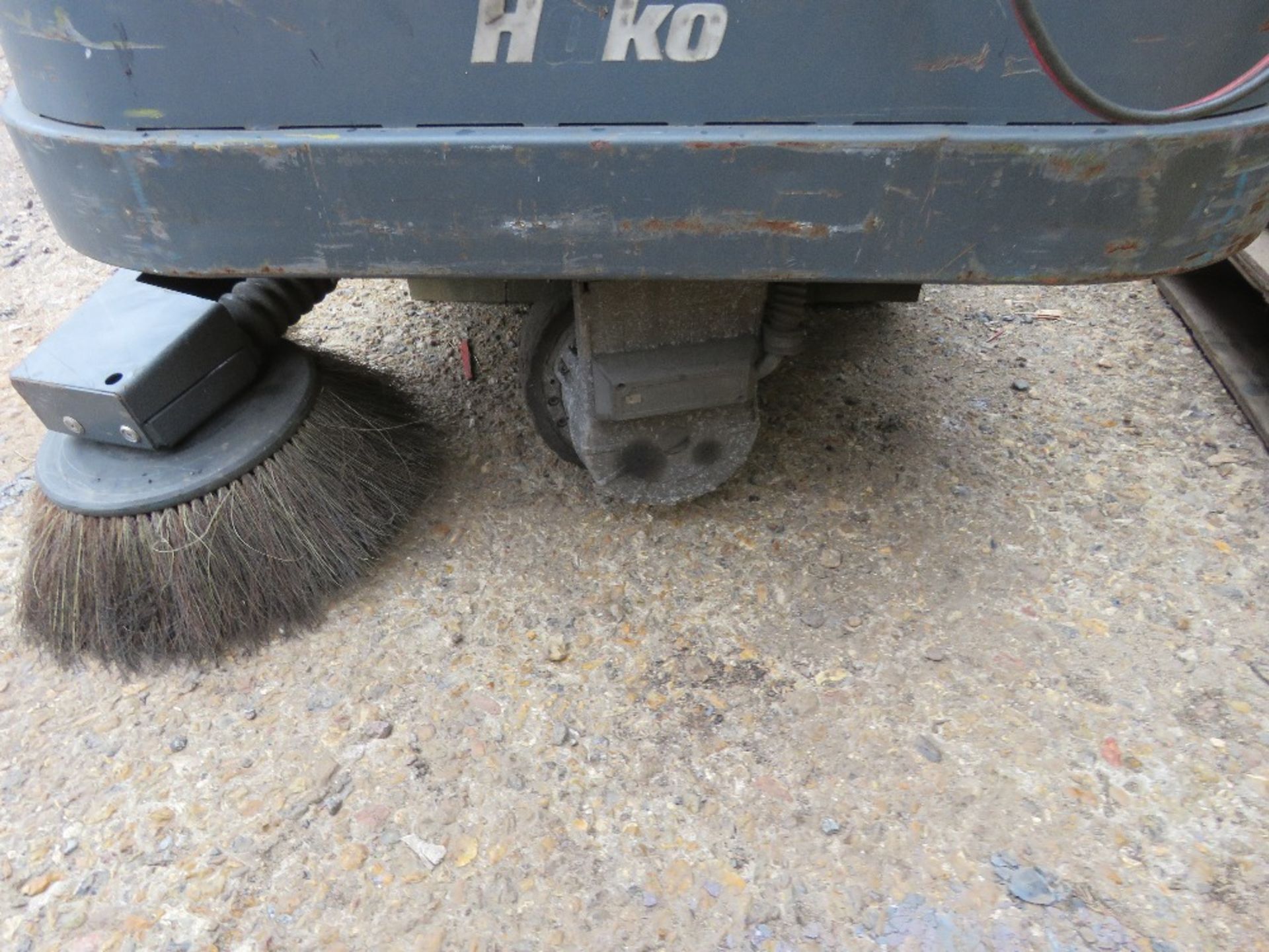 HAKO BATTERY POWERED SWEEPER WITH CHARGER. SOURCED FROM SITE CLOSURE. - Image 3 of 7