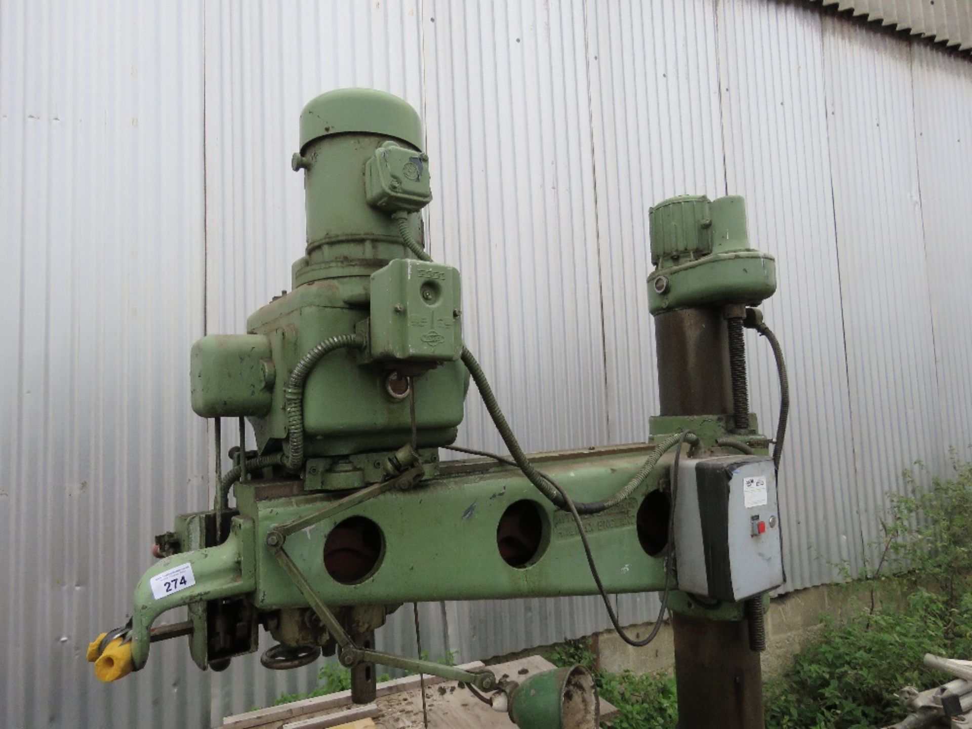 KITCHEN AND WADE RADIAL ARM DRILL, WORKING WHEN RECENTLY REMOVED FROM WORKSHOP. (WEIGHT 3-3.5TONNES