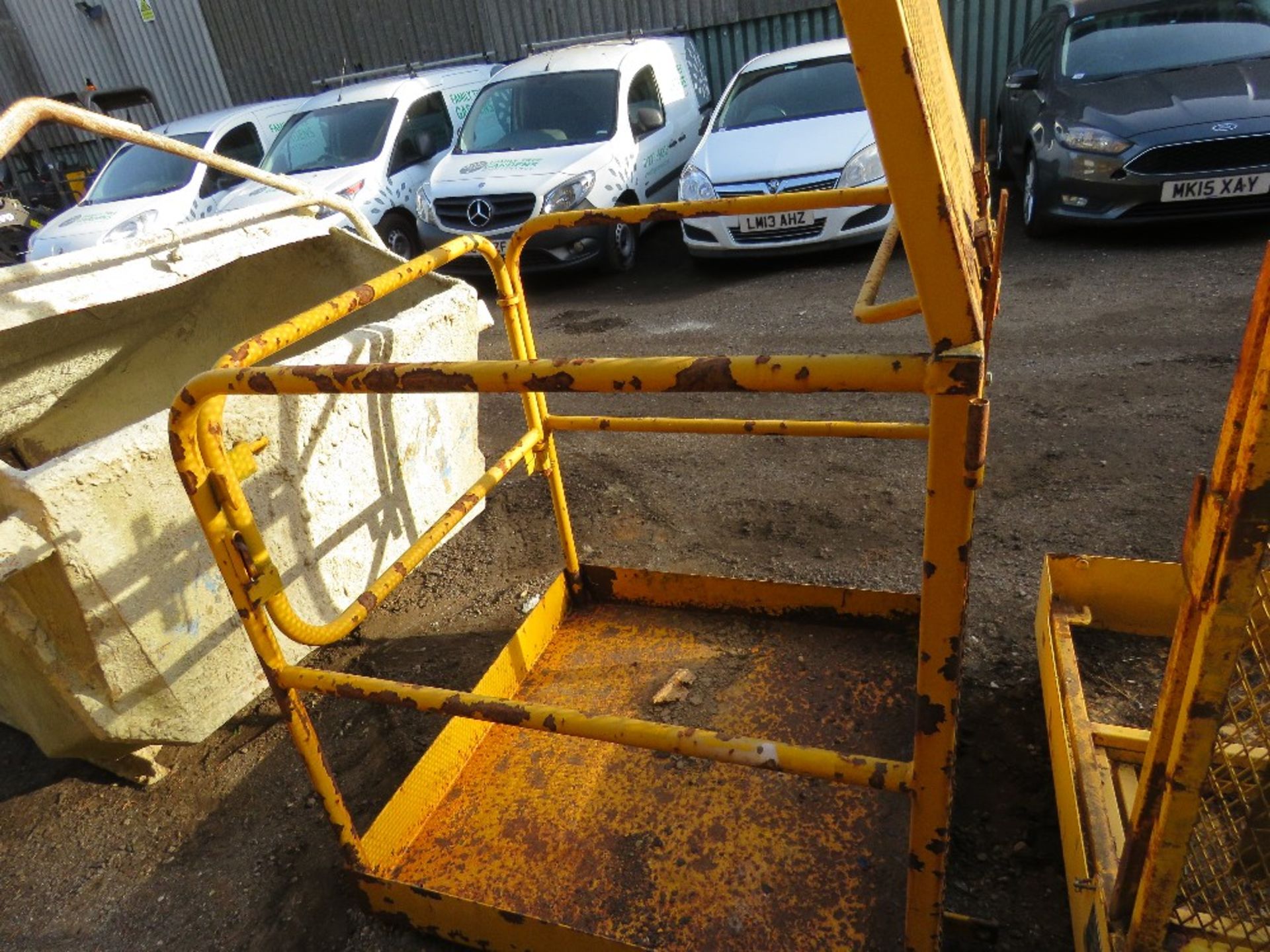 FORKLIFT MOUNTED MANCAGE, FOLDING TOP - Image 3 of 4