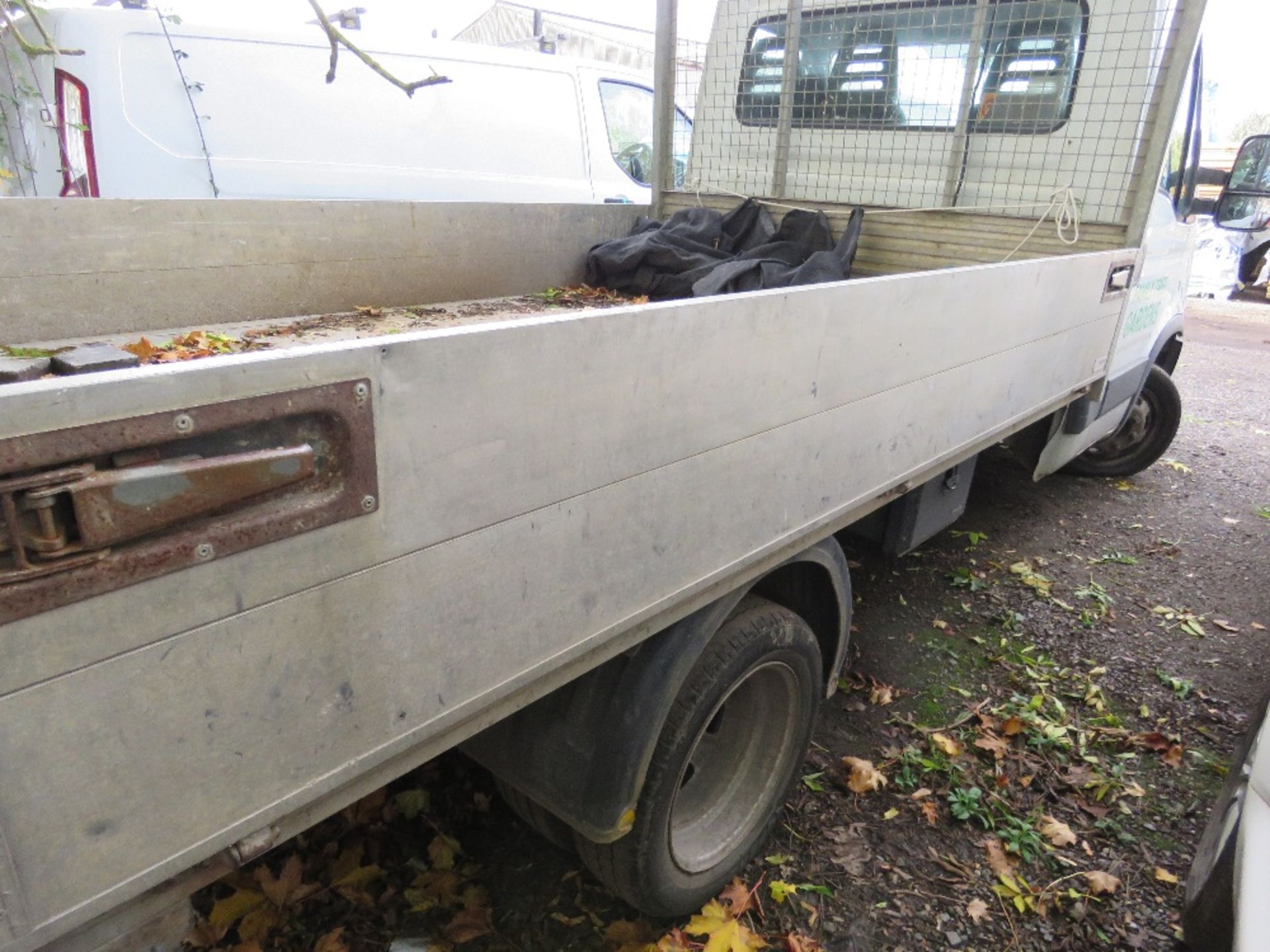 IVECO 35C13 MWB DROP SIDE TWIN WHEELED 3500KG TIPPER TRUCK REG:WT14 NVW. WITH V5 (MOT EXPIRED MID S - Image 7 of 11