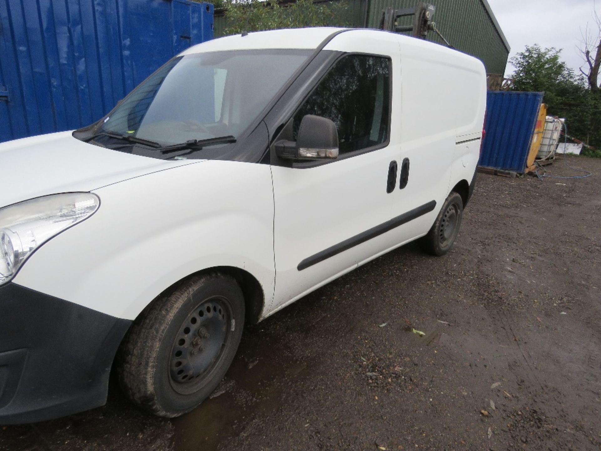 VAUXHALL COMBO 5 SEATER VAN REG: FL16 OPA. 93, 507 RECORDED MILES. WITH V5. TESTED UNTIL 2/3/24. OWN - Image 10 of 19