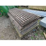 PALLET OF ASSORTED HIT AND MISS FENCING PANELS. THIS LOT IS SOLD UNDER THE AUCTIONEERS MARGIN SCH