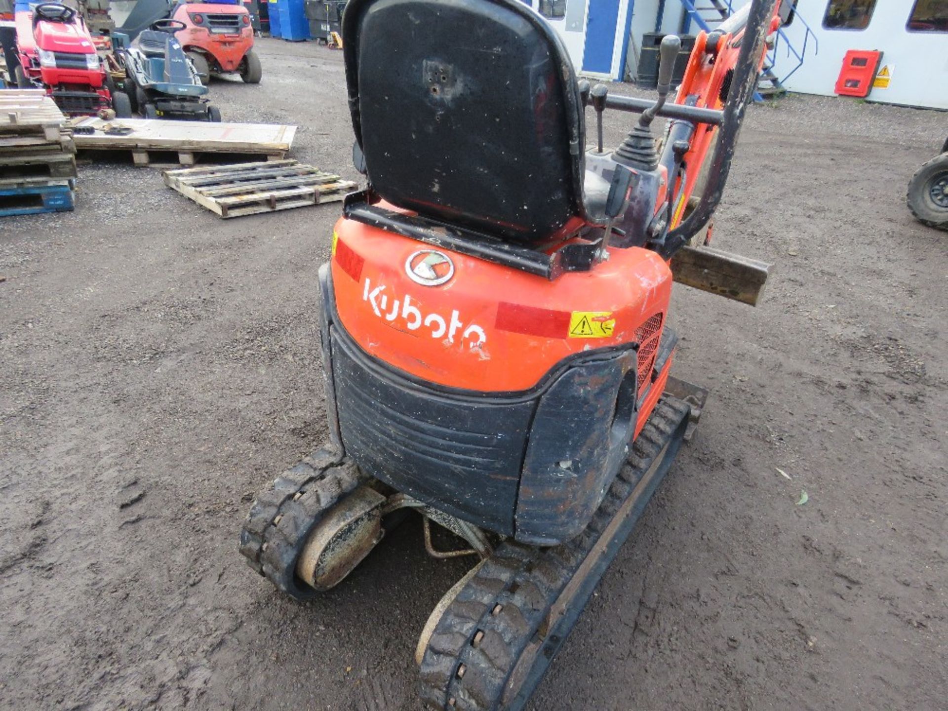 KUBOTA U10-3 MICRO EXCAVATOR WITH 3NO BUCKETS. 2503 REC HOURS. YEAR 2016 BUILD. SN:25787. DIRECT FRO - Image 6 of 10