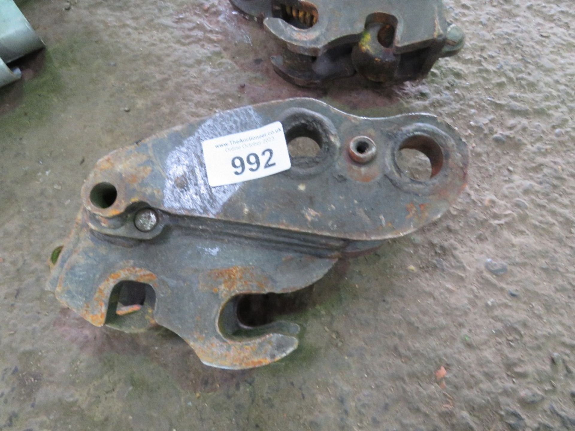 RHINOX MANUAL EXCAVATOR QUICK HITCH, UNTESTED ON 30MM PINS APPROX. THIS LOT IS SOLD UNDER THE AU