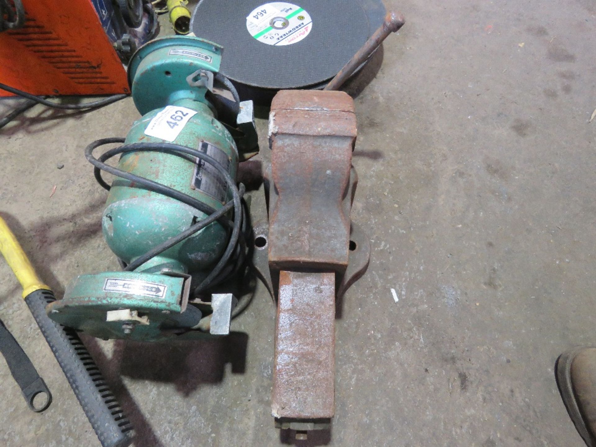 LARGE VICE PLUS A BENCHGRINDER. SOURCED FROM SITE CLOSURE/CLEARANCE. - Image 2 of 3