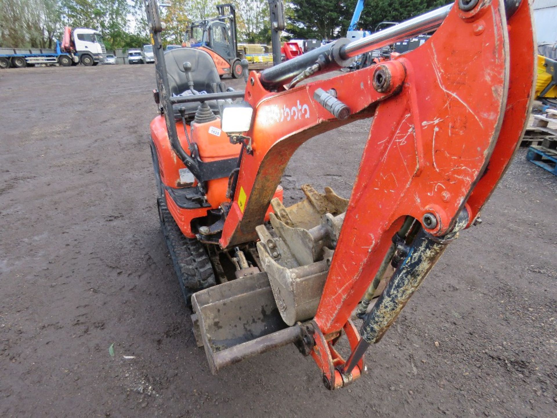 KUBOTA U10-3 MICRO EXCAVATOR WITH 3NO BUCKETS. 2503 REC HOURS. YEAR 2016 BUILD. SN:25787. DIRECT FRO - Image 3 of 10