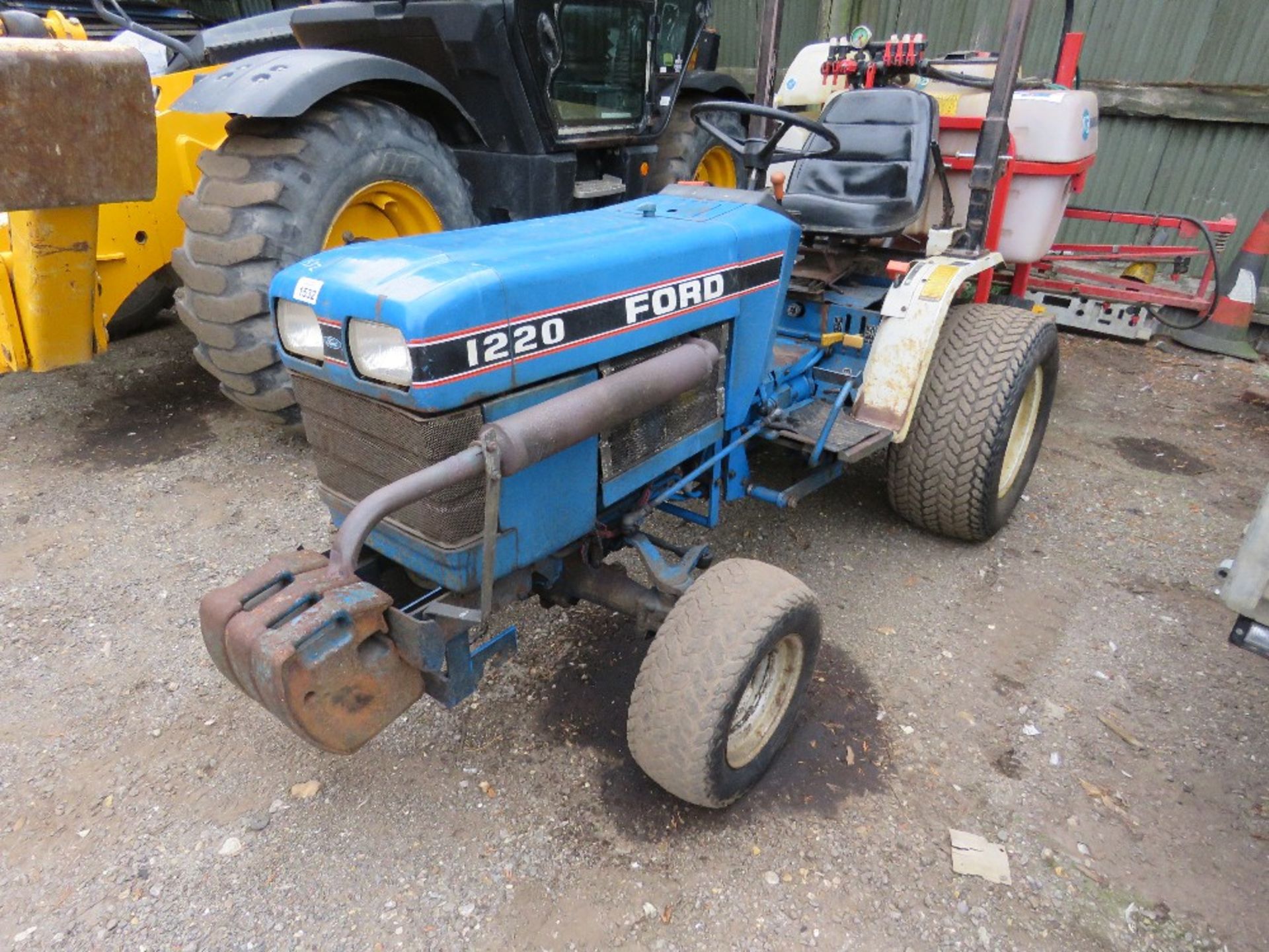 FORD 1220 4WD COMPACT TRACTOR ON GRASS TYRES. COMES WITH A BARGAM POG200/1106 TRACTOR MOUNTED CROP S - Image 3 of 17