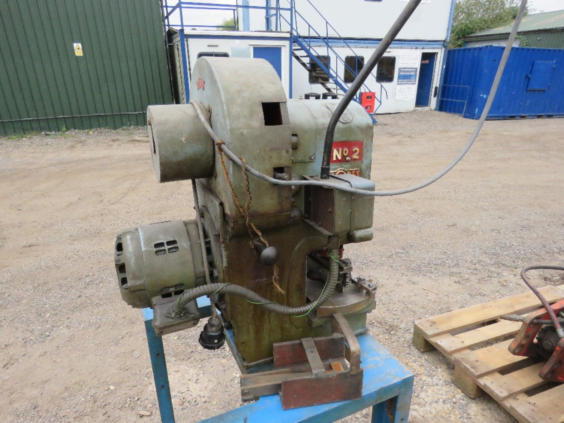 RHODES No2 PRESS UNIT. THIS LOT IS SOLD UNDER THE AUCTIONEERS MARGIN SCHEME, THEREFORE NO VAT WIL - Image 3 of 5
