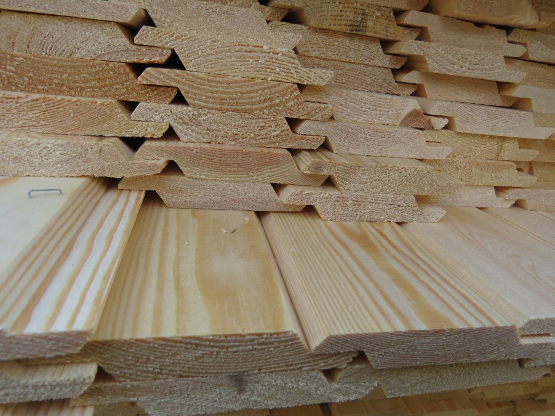 LARGE PACK OF UNTREATED SHIPLAP TIMBER CLADDING BOARDS: 1.74M LENGTH X 100MM WIDTH APPROX. - Image 3 of 3