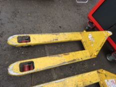 HYDRAULIC PALLET TRUCK. SOURCED FROM LARGE CONSTRUCTION COMPANY LIQUIDATION.