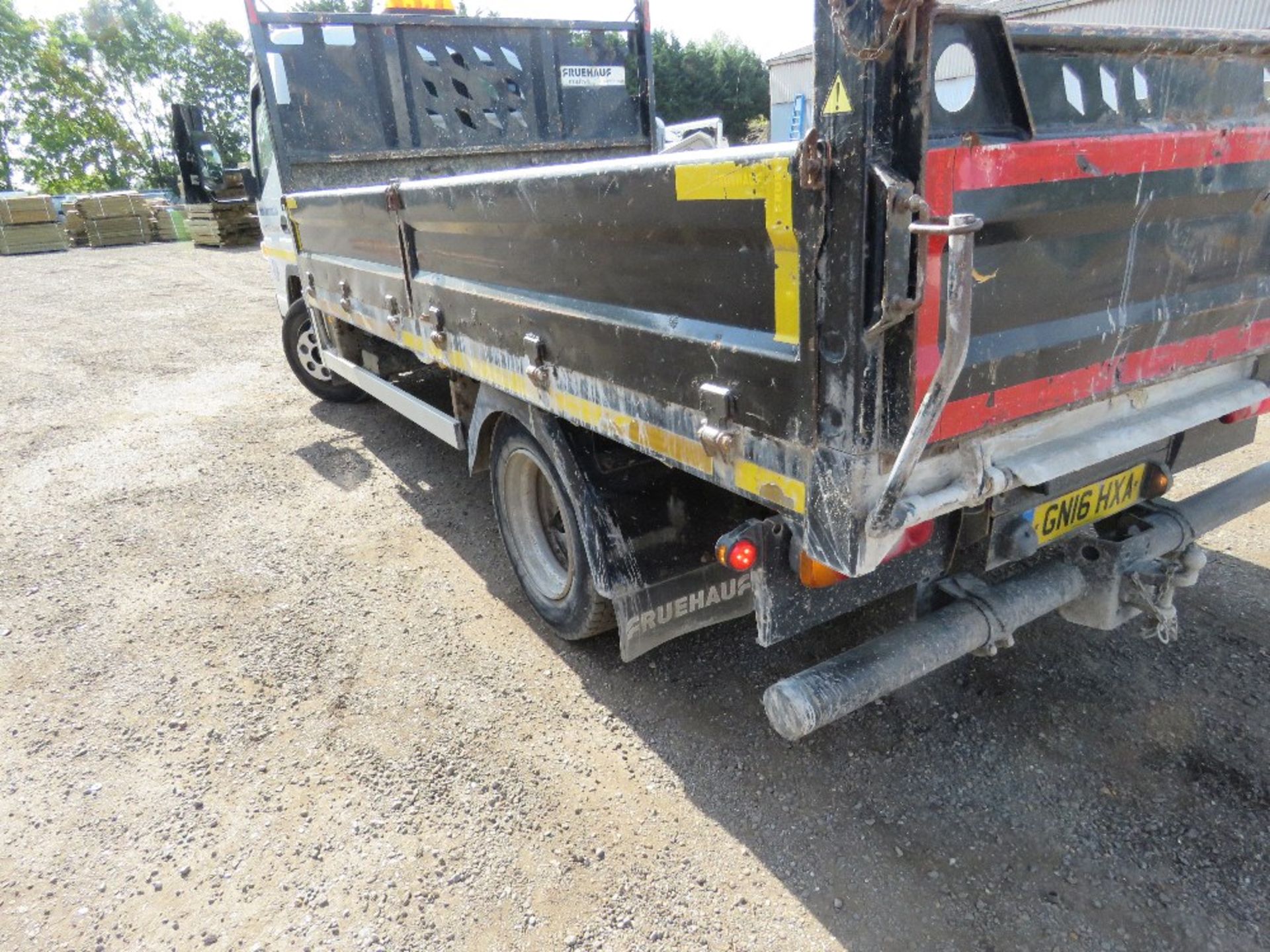 MITSUBISHI CANTER FUSO 7C15 7500KG TIPPER LORRY REG:GN16 HXA. DIRECT FROM LOCAL COMPANY WHO HAVE OWN - Image 12 of 19