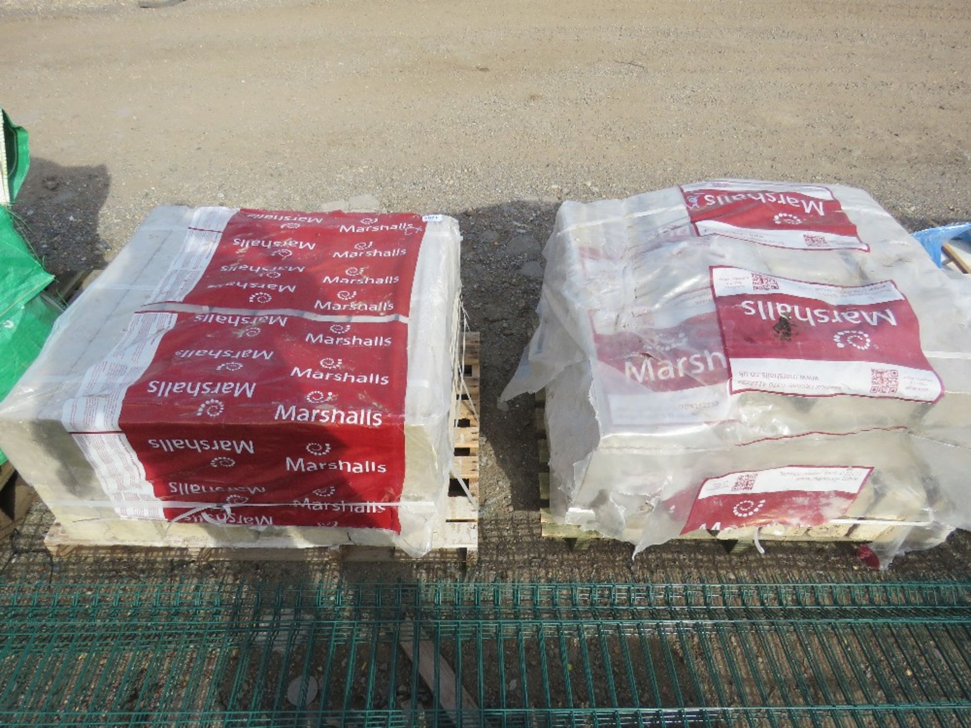 2 X PALLETS OF CONCRETE KERBS. THIS LOT IS SOLD UNDER THE AUCTIONEERS MARGIN SCHEME, THEREFORE N - Image 4 of 4